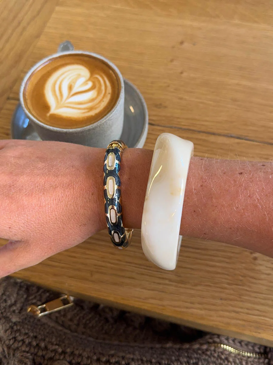 Arna bracelet with pattern – Black/gold 3 Arna bracelet with pattern – Black/gold