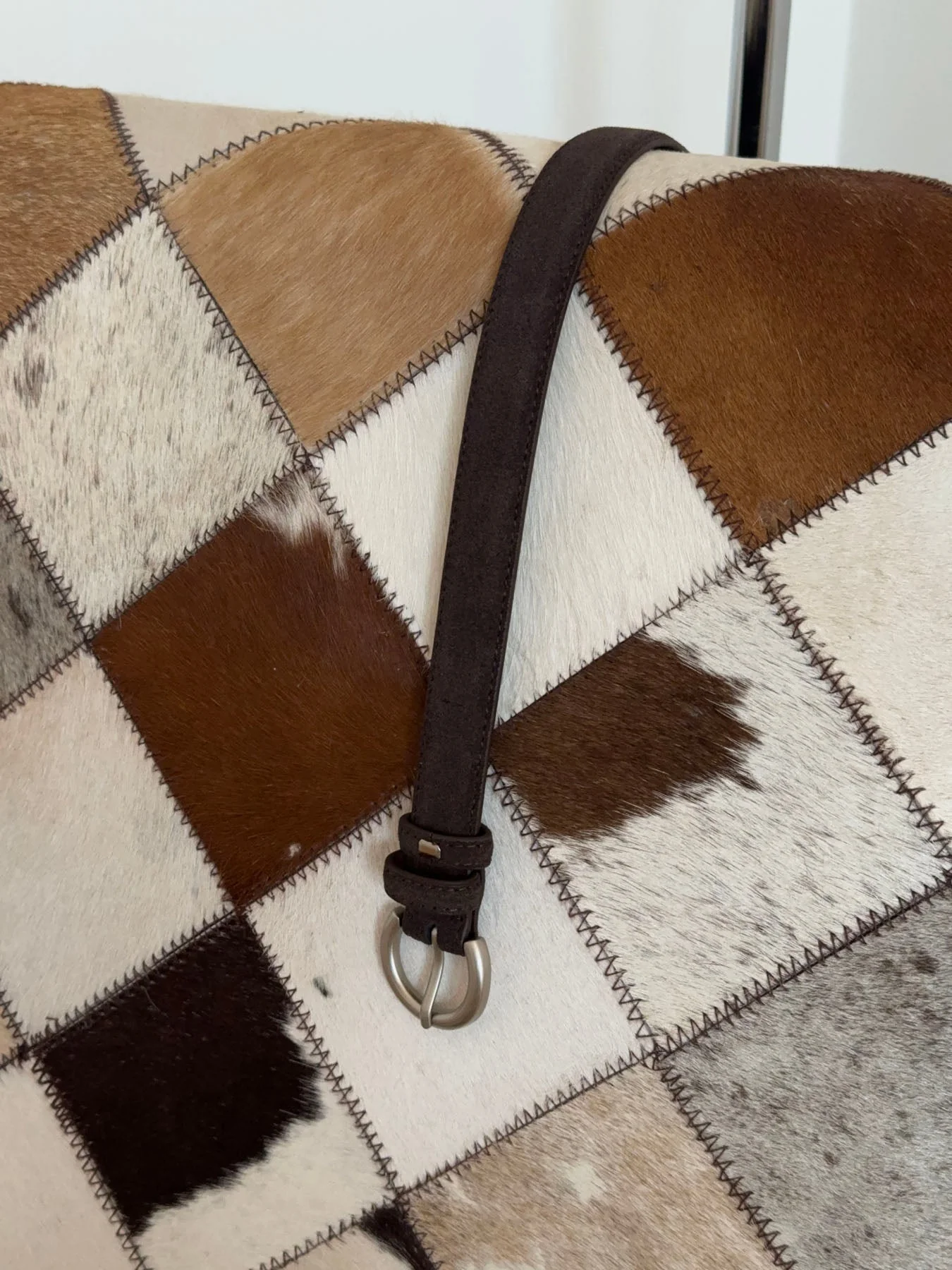 Noble belt in faux suede – Dark brown/silver 4 Noble belt in faux suede – Dark brown/silver
