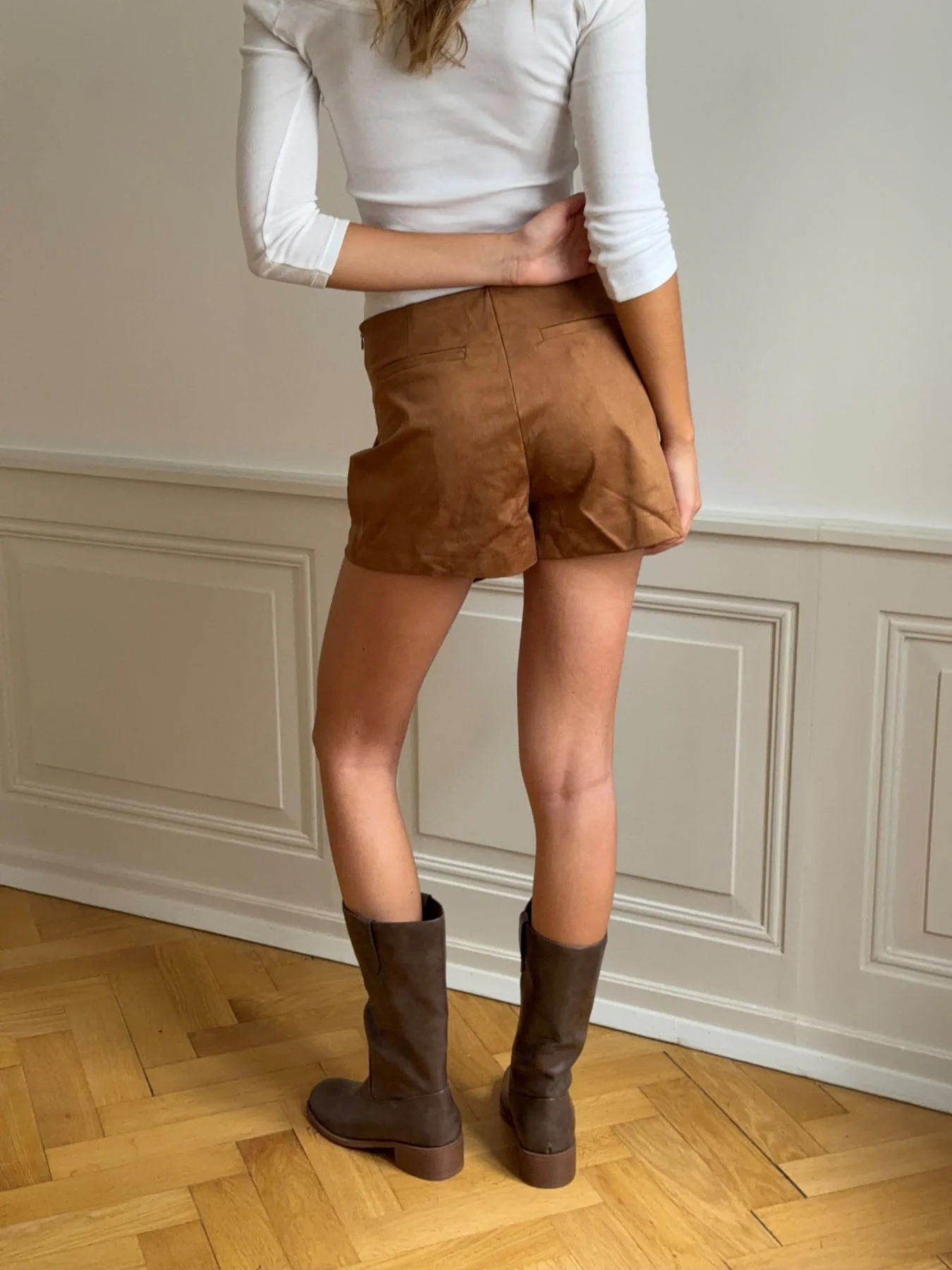 Lelia faux suede mini skort – Brown 14 Lelia faux suede mini skort – Brown