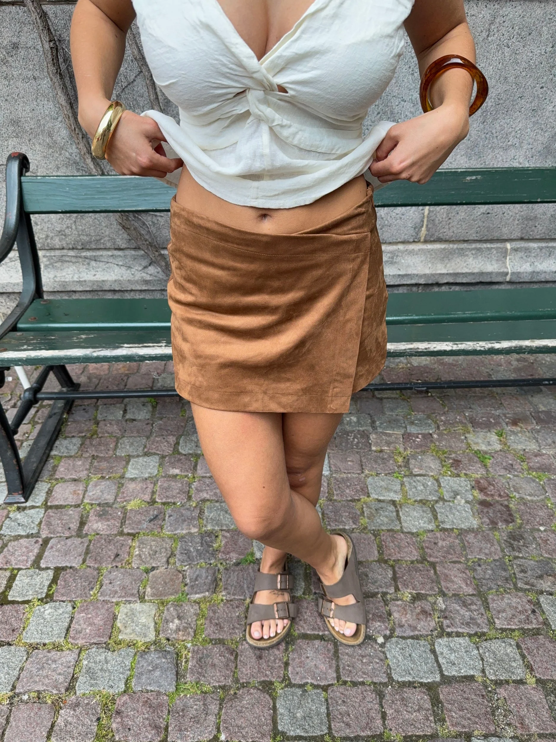 Lelia faux suede mini skort – Brown 18 Lelia faux suede mini skort – Brown