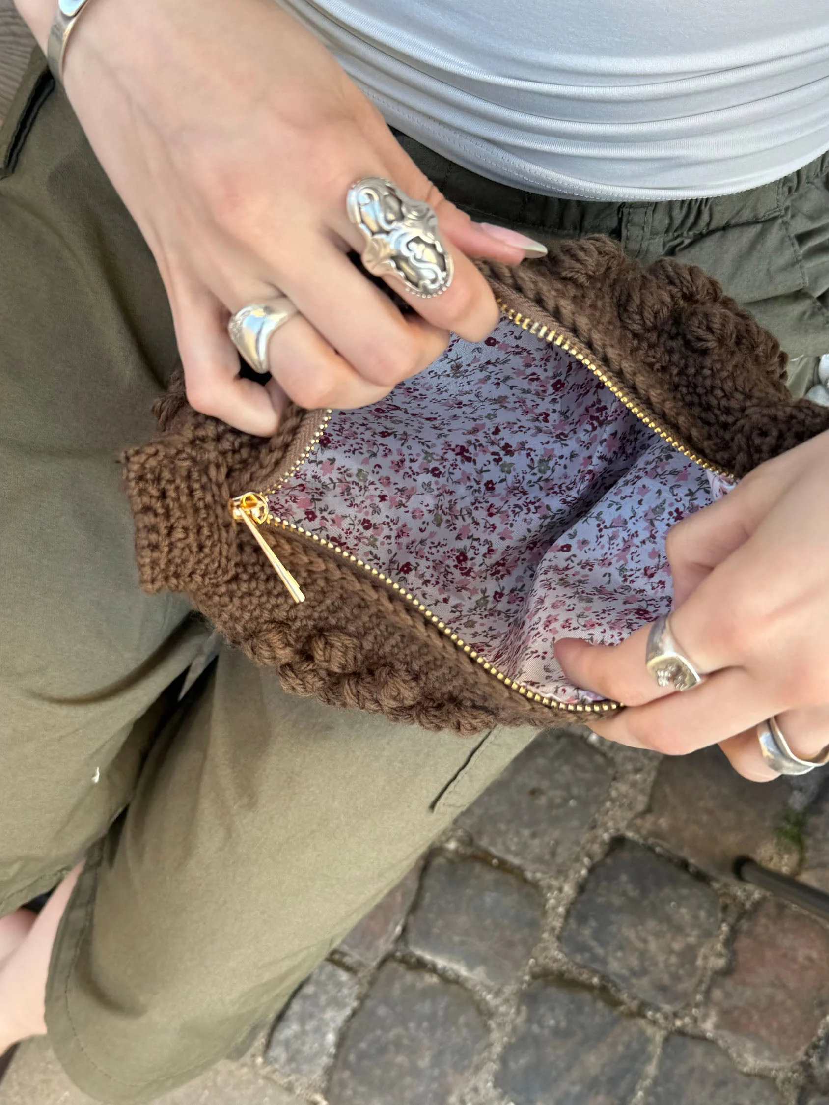 Crocheted clutch – Brown 6 Crocheted clutch – Brown