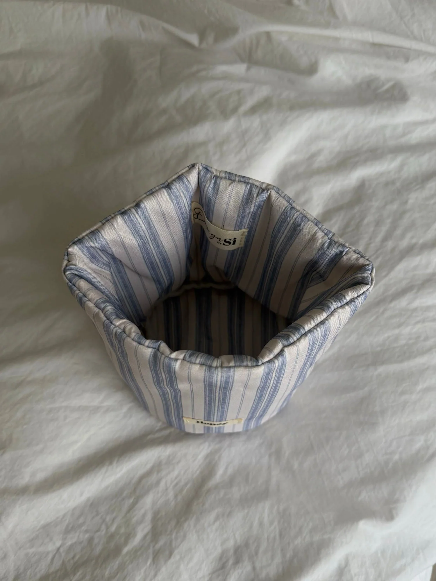 Honey small storage keeper in fabric with stripes - White/blue 3 Honey small storage keeper in fabric with stripes - White/blue