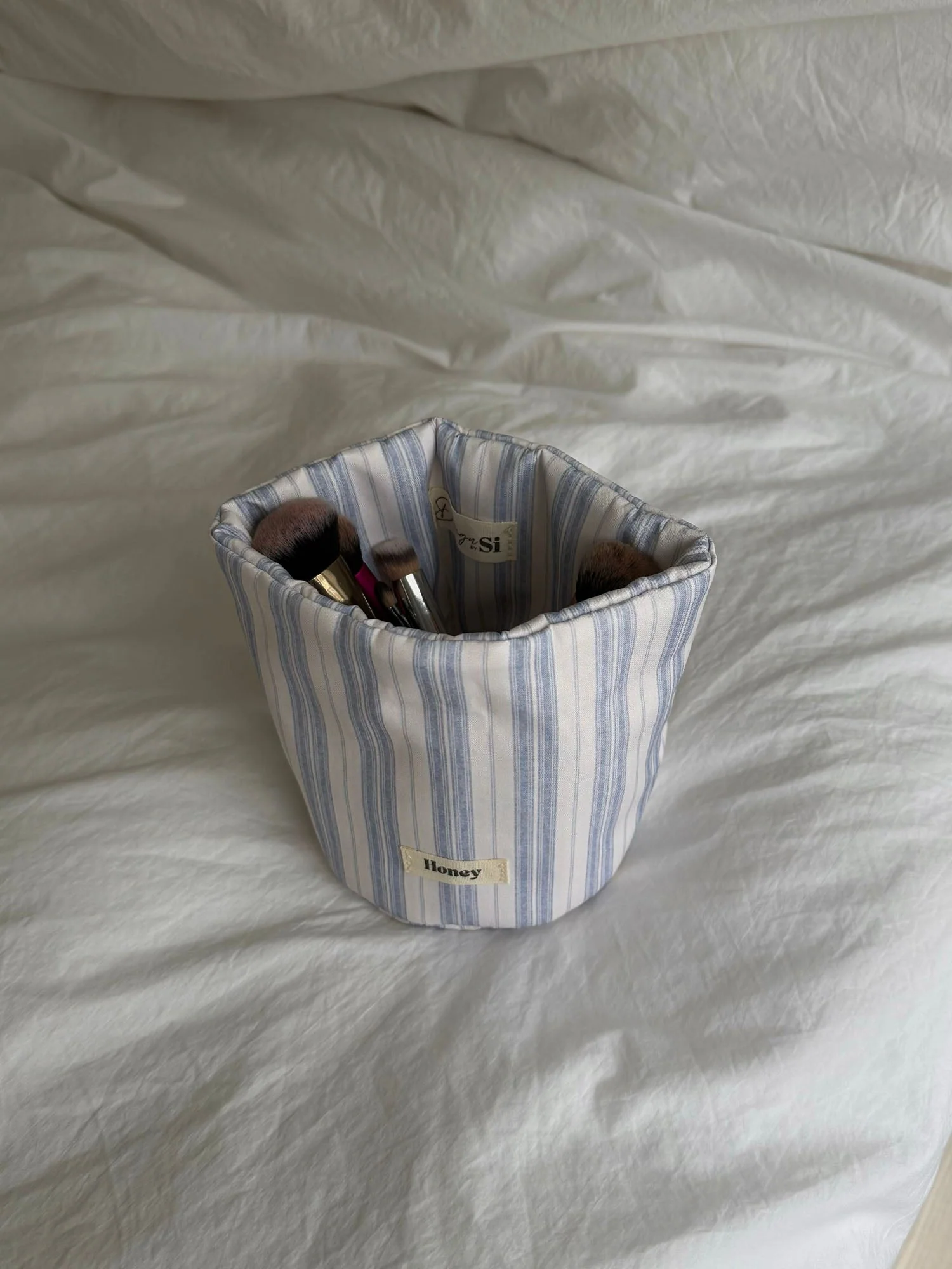 Honey small storage keeper in fabric with stripes - White/blue 4 Honey small storage keeper in fabric with stripes - White/blue
