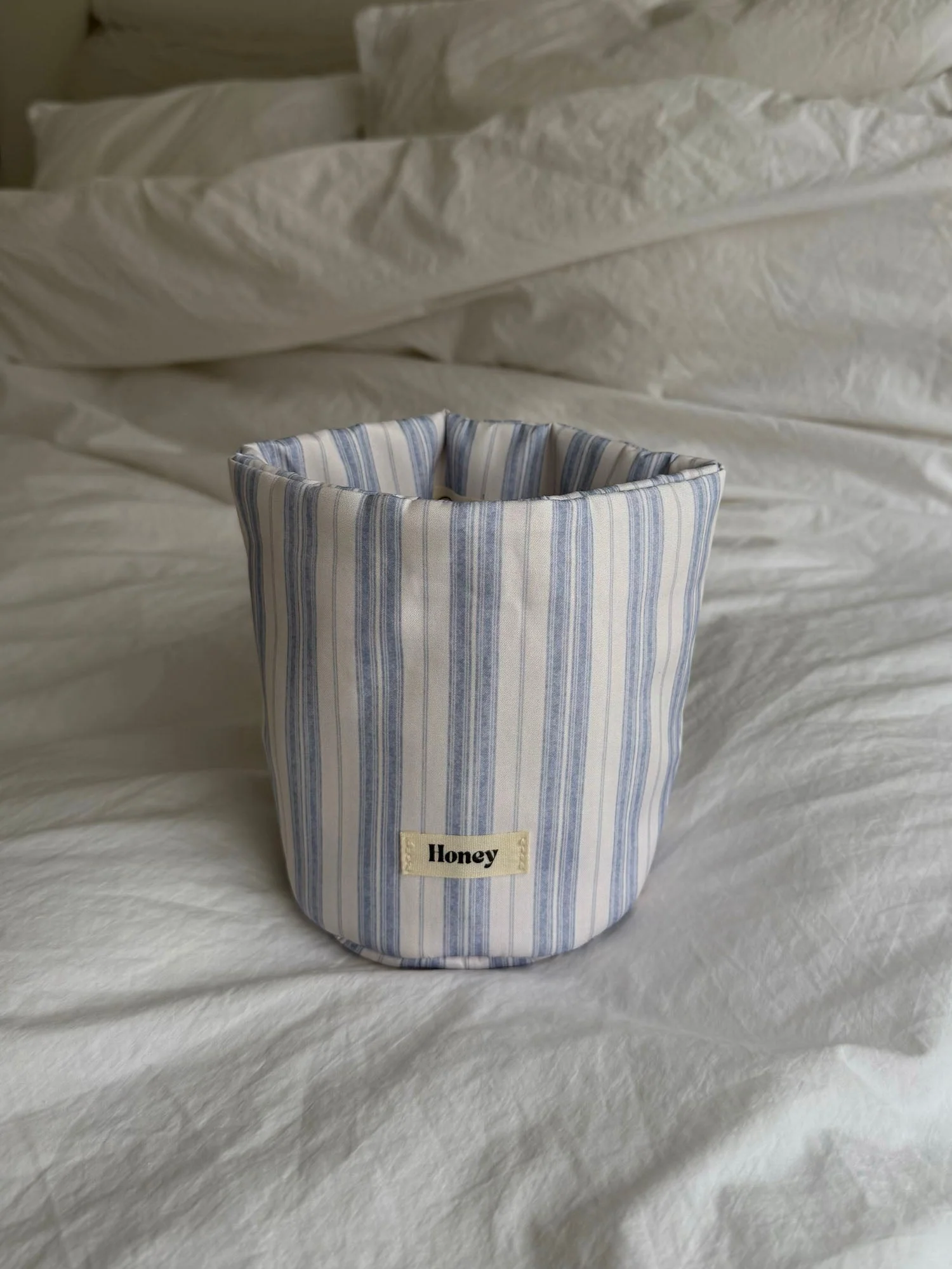 Honey small storage keeper in fabric with stripes - White/blue 7 Honey small storage keeper in fabric with stripes - White/blue