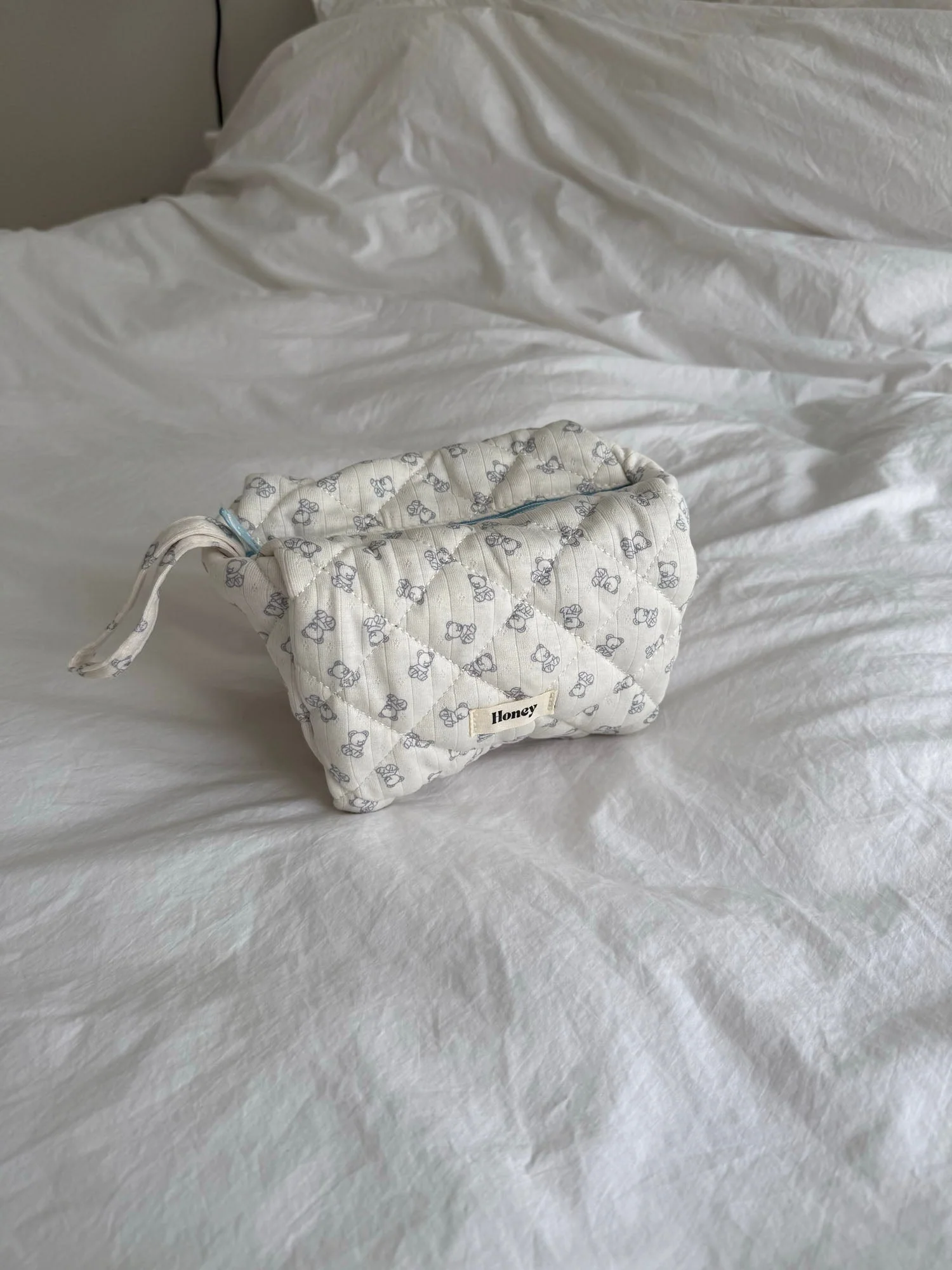 Honey small toiletry bag – Off-white with teddy bears 6 Honey small toiletry bag – Off-white with teddy bears