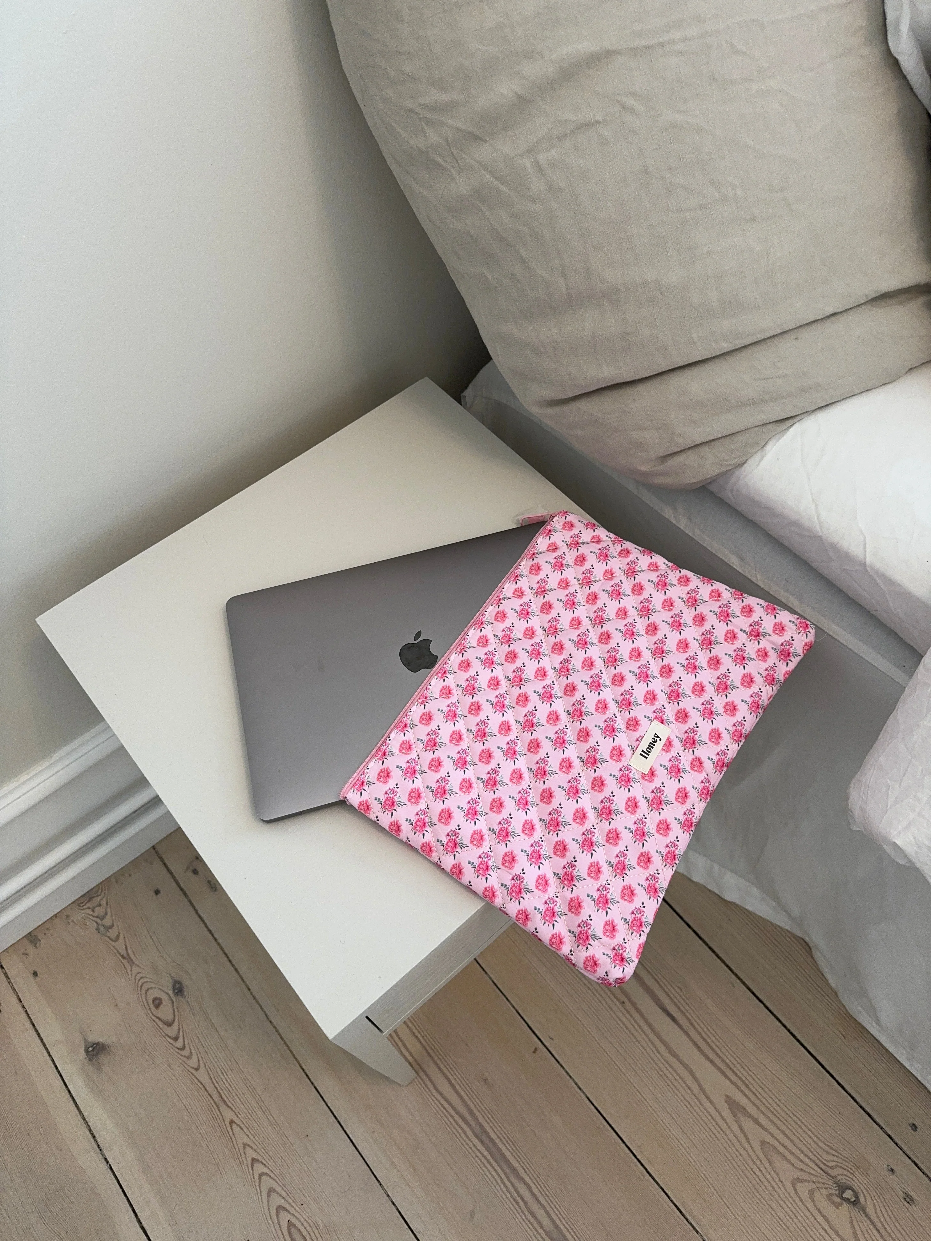 Honey computer sleeve - Pink with pink roses 4 Honey computer sleeve - Pink with pink roses