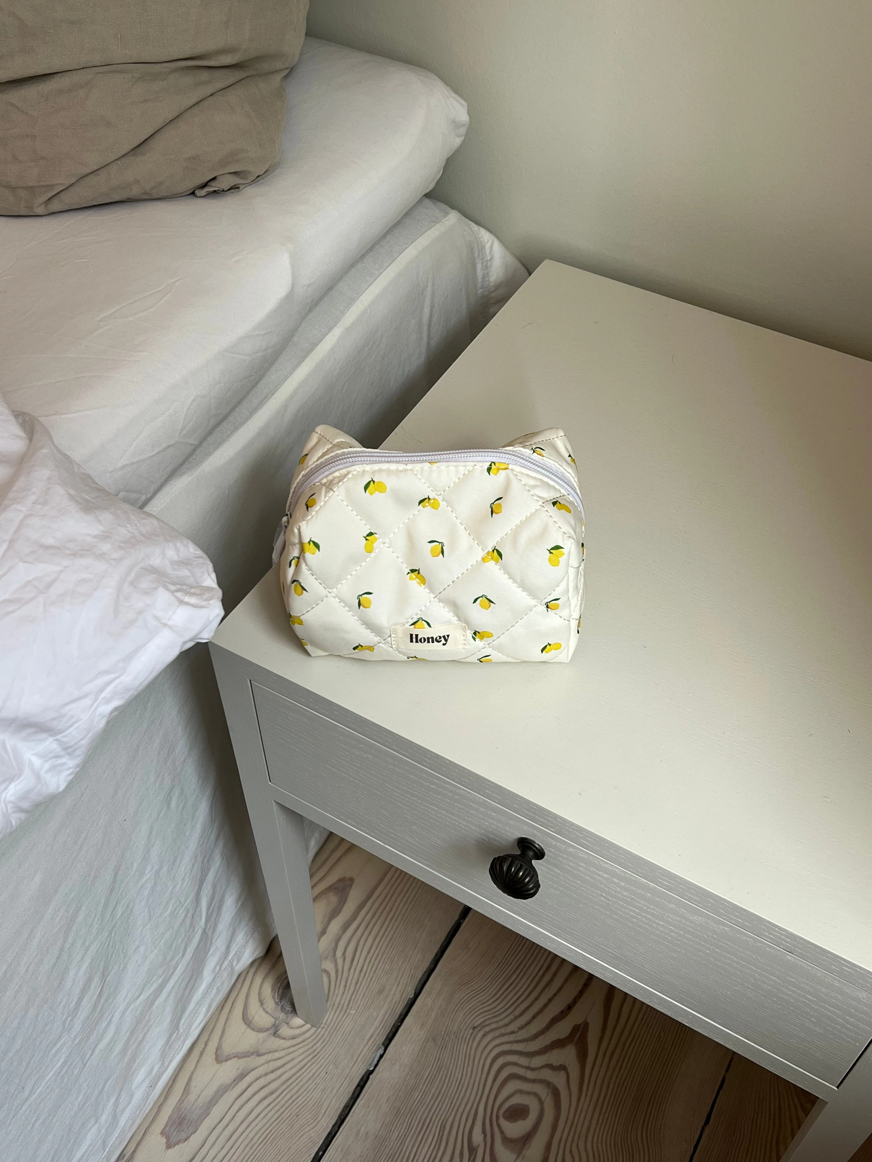 Honey small toiletry bag - Light yellow with lemons 3 Honey small toiletry bag - Light yellow with lemons