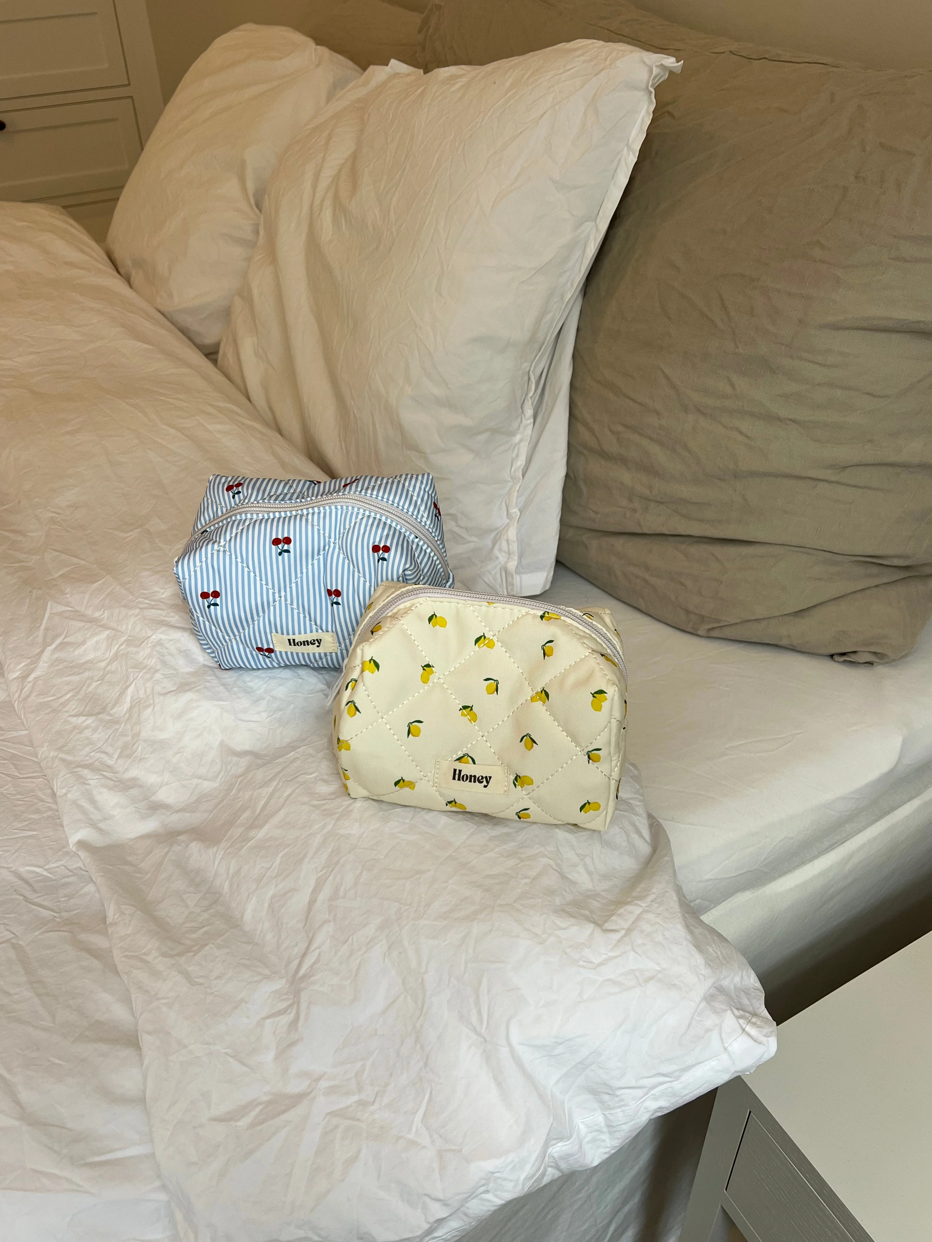 Honey small toiletry bag - Light yellow with lemons 6 Honey small toiletry bag - Light yellow with lemons