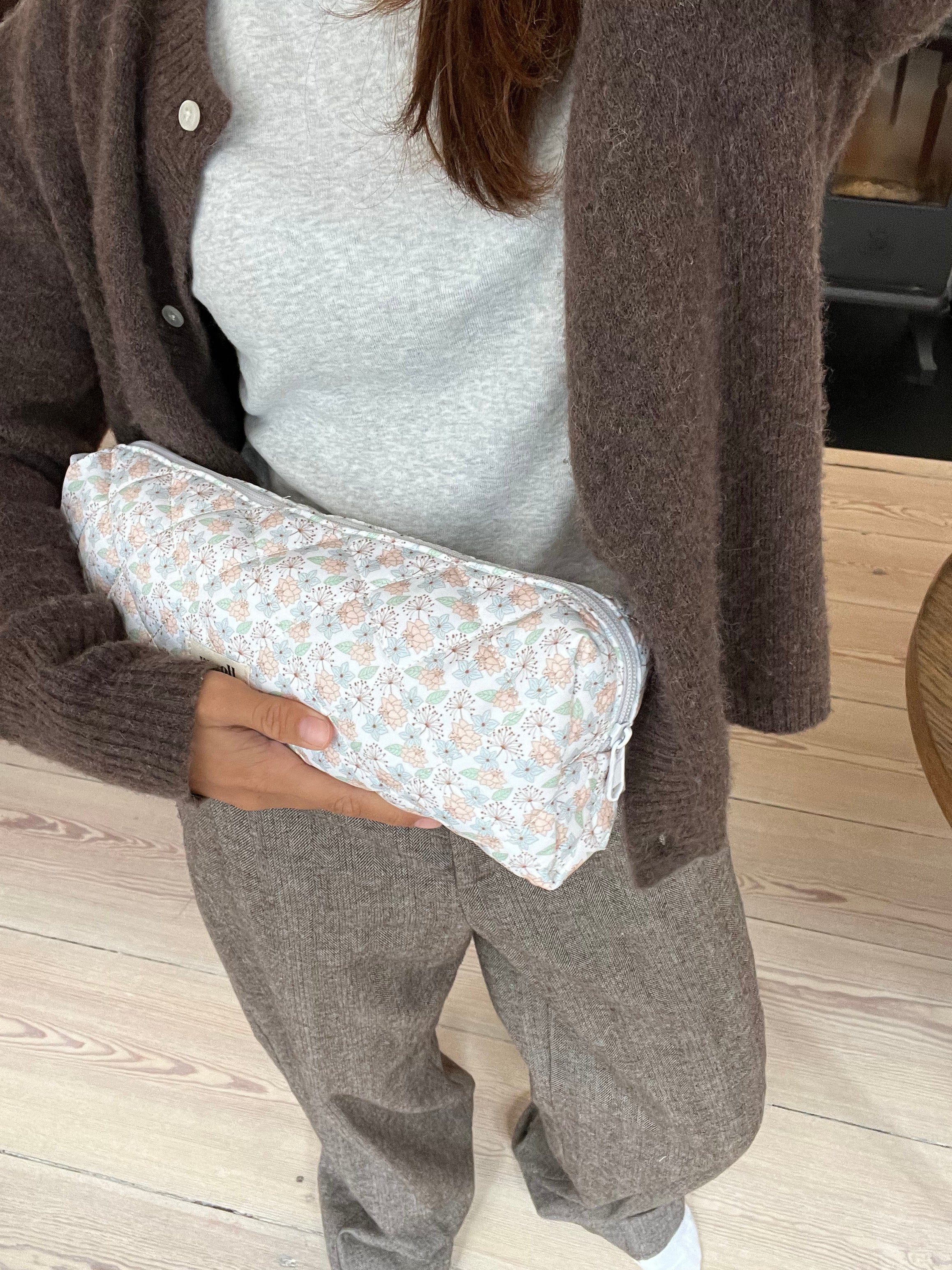 Honey Dyson sleeve - White with blue, green, and orange flowers