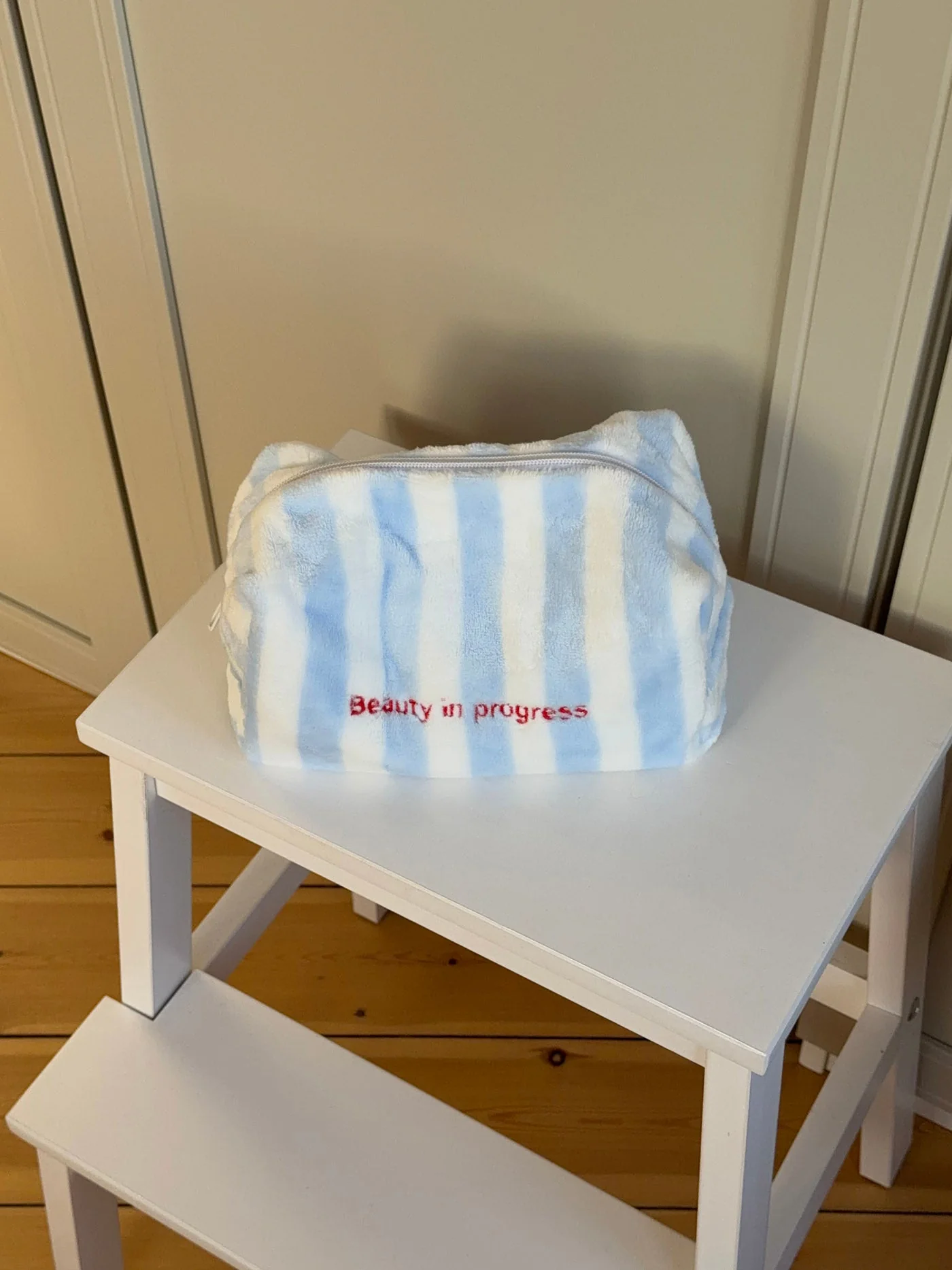Honey small toiletry bag with stripes – White/blue 4 Honey small toiletry bag with stripes – White/blue