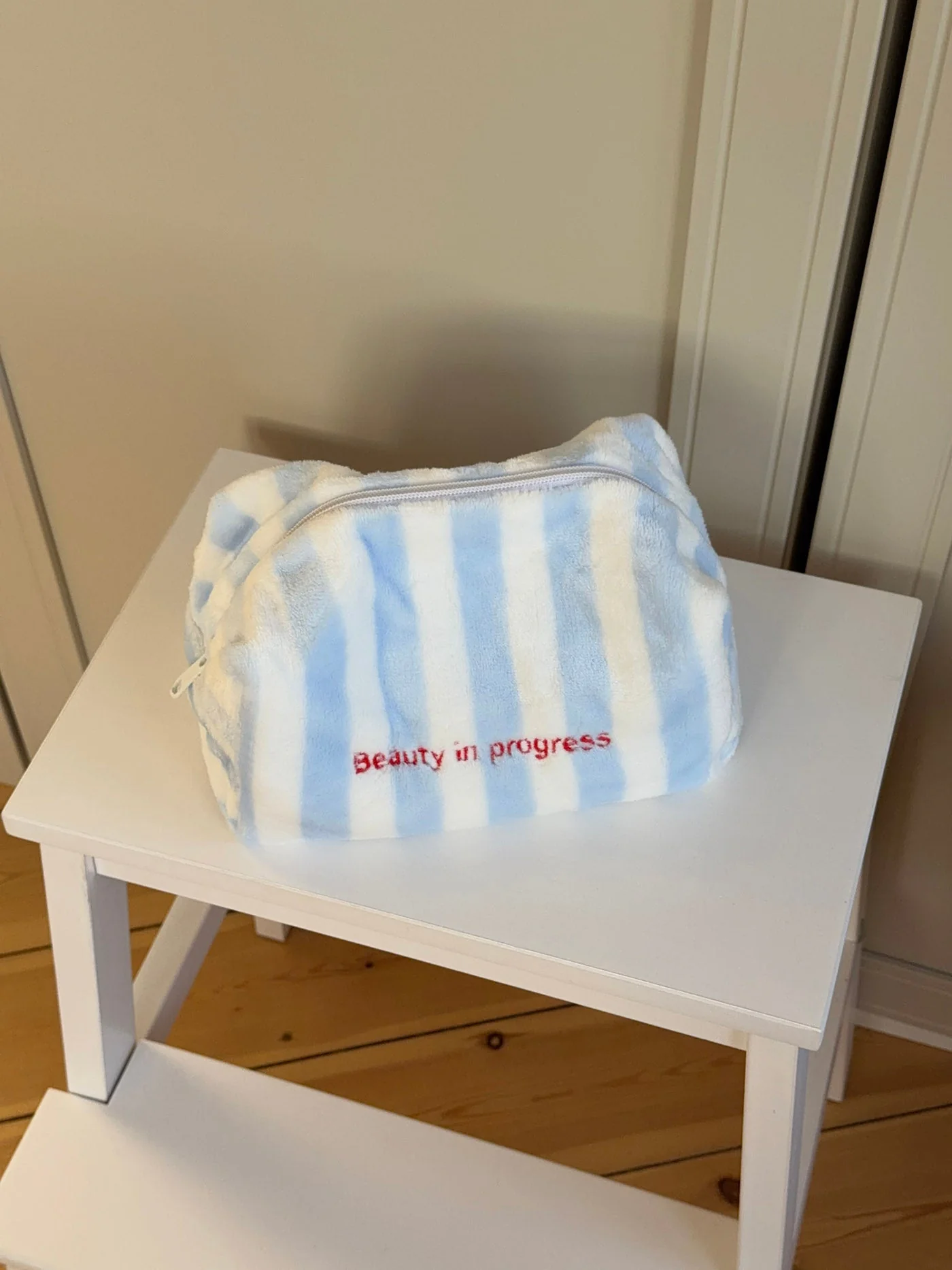 Honey small toiletry bag with stripes – White/blue 6 Honey small toiletry bag with stripes – White/blue