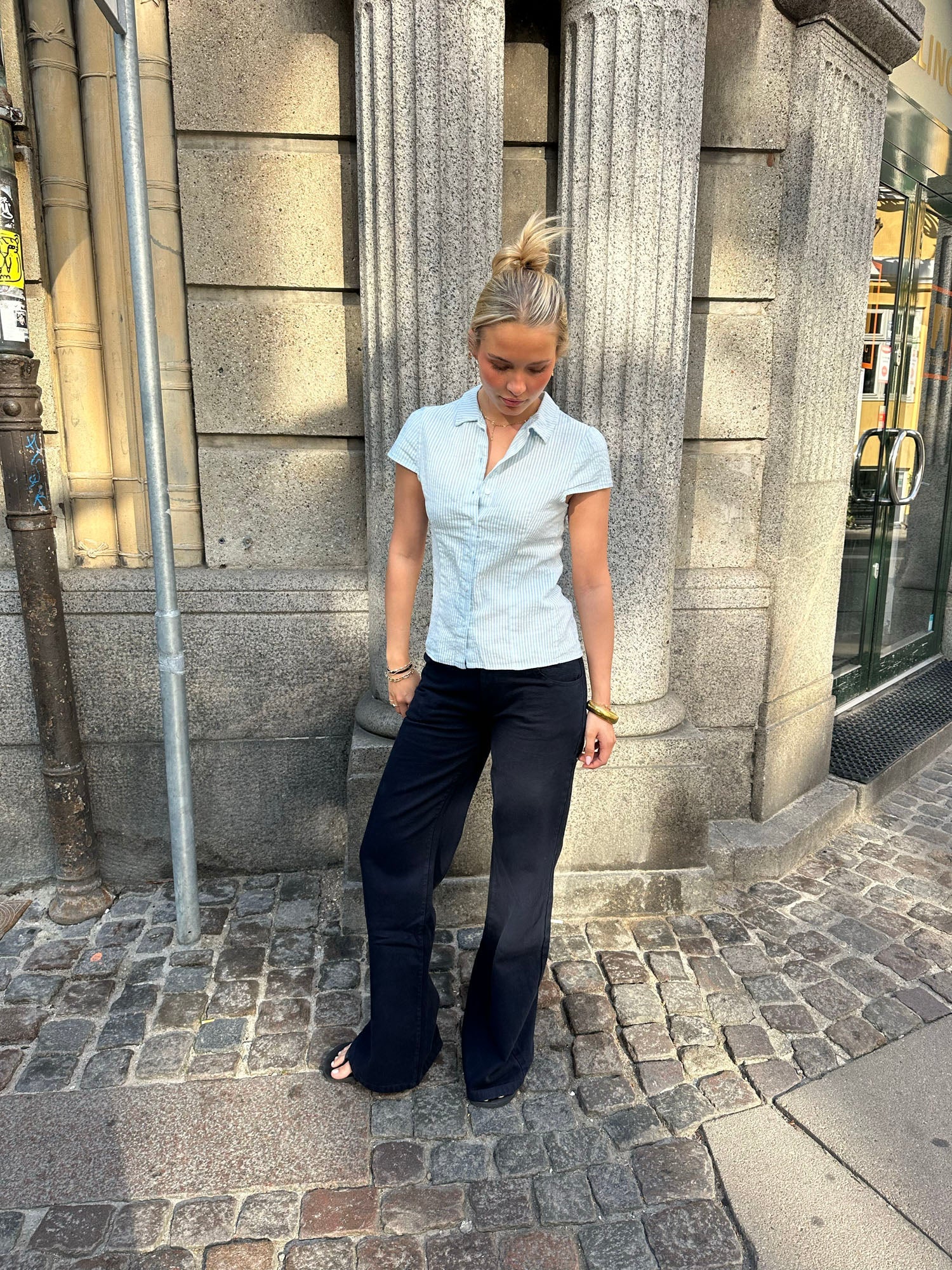 Josephine fitted shirt with short sleeves - Light blue/white 15 Josephine fitted shirt with short sleeves - Light blue/white