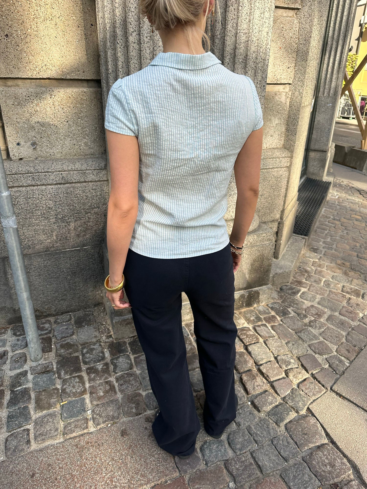 Josephine fitted shirt with short sleeves - Light blue/white 17 Josephine fitted shirt with short sleeves - Light blue/white