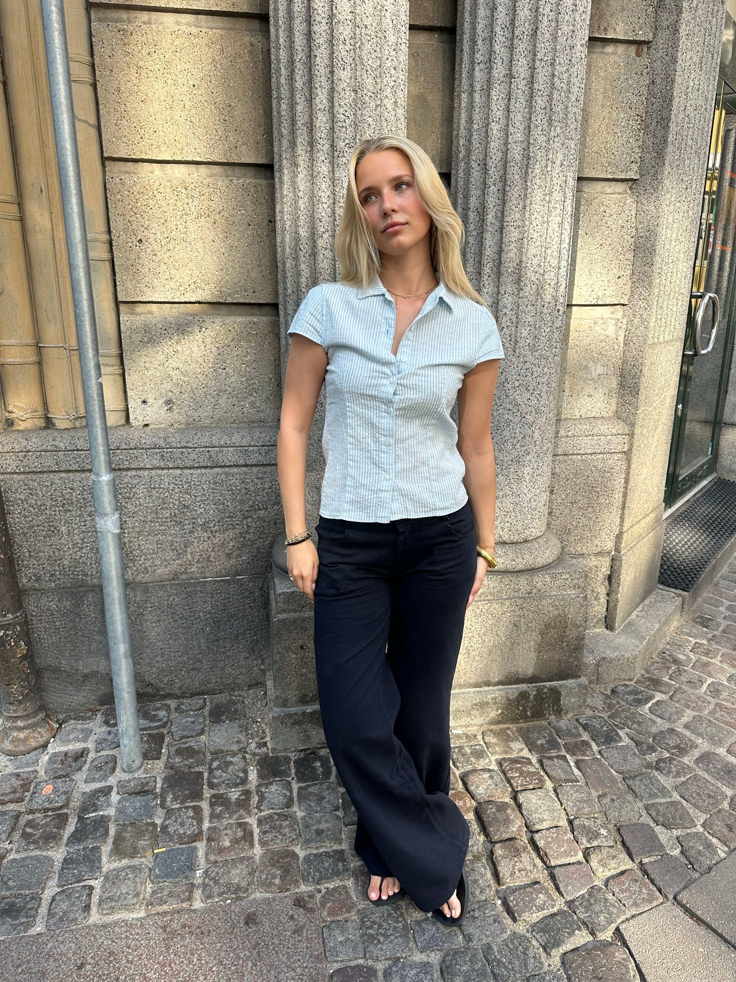 Josephine fitted shirt with short sleeves - Light blue/white 9 Josephine fitted shirt with short sleeves - Light blue/white