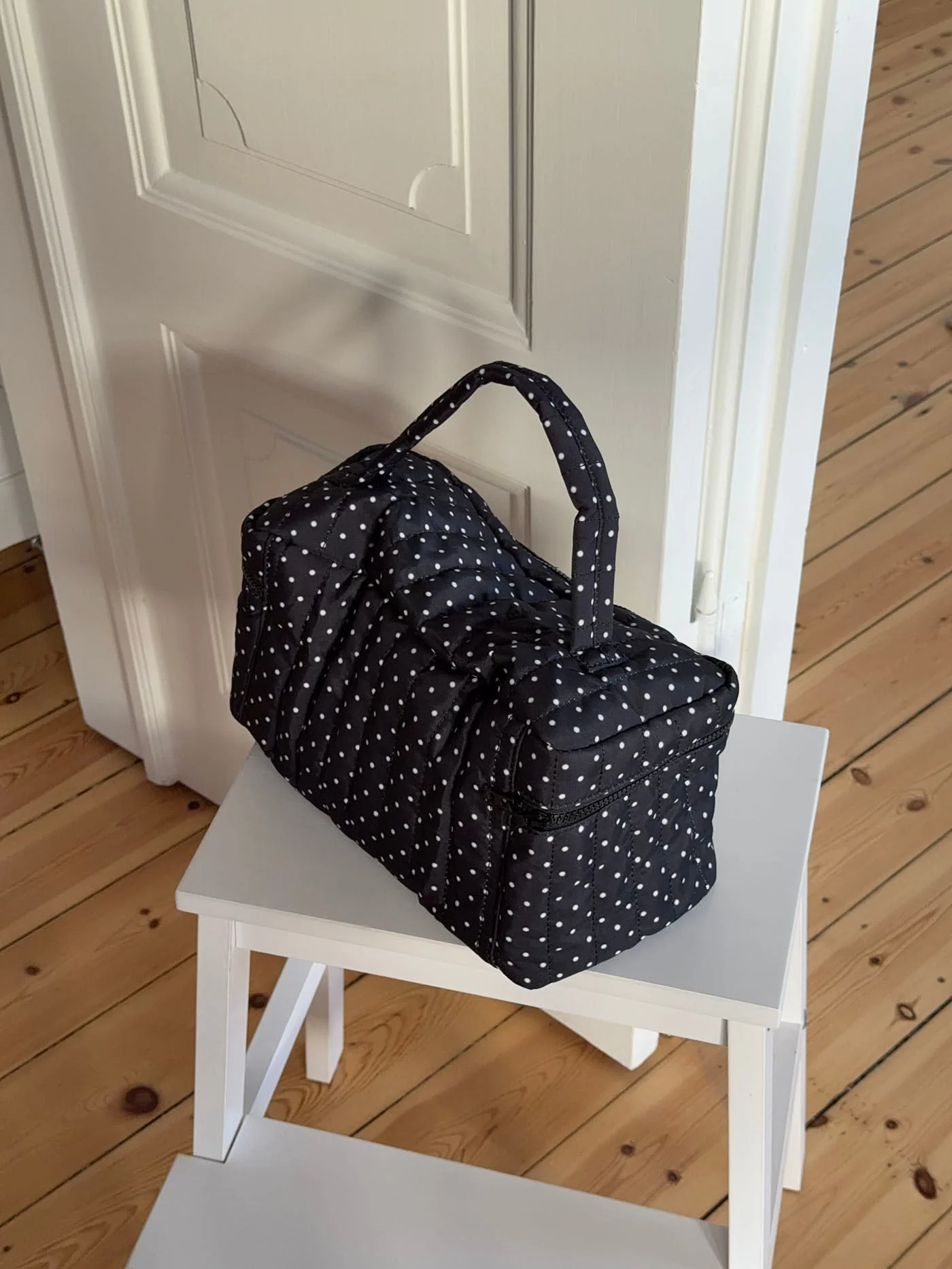 Honey large polka dotted toiletry bag with handle – Black/white 3 Honey large polka dotted toiletry bag with handle – Black/white