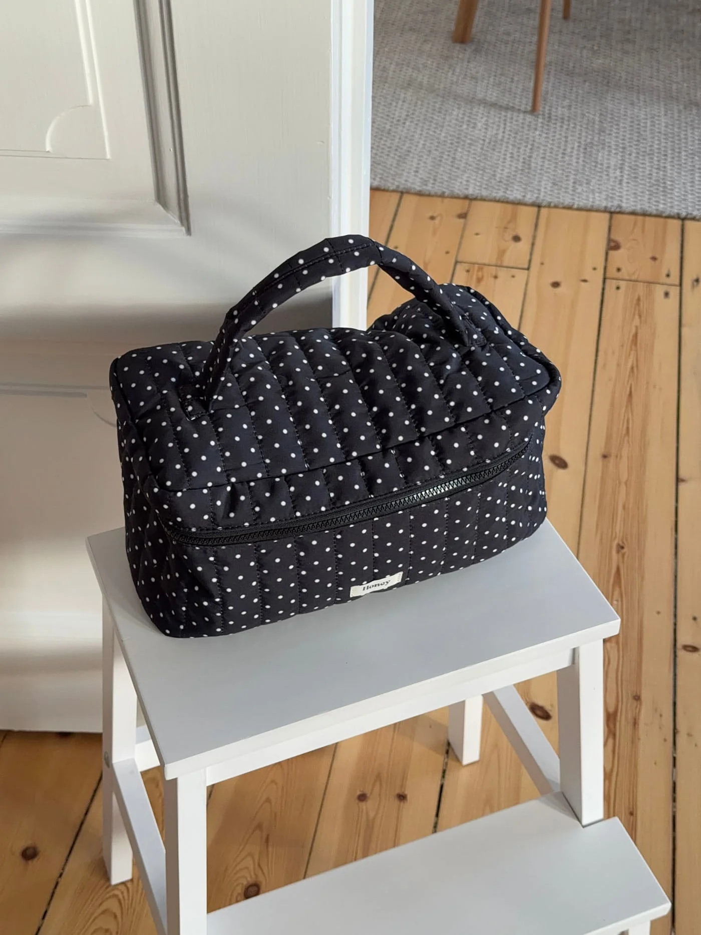 Honey large polka dotted toiletry bag with handle – Black/white 6 Honey large polka dotted toiletry bag with handle – Black/white