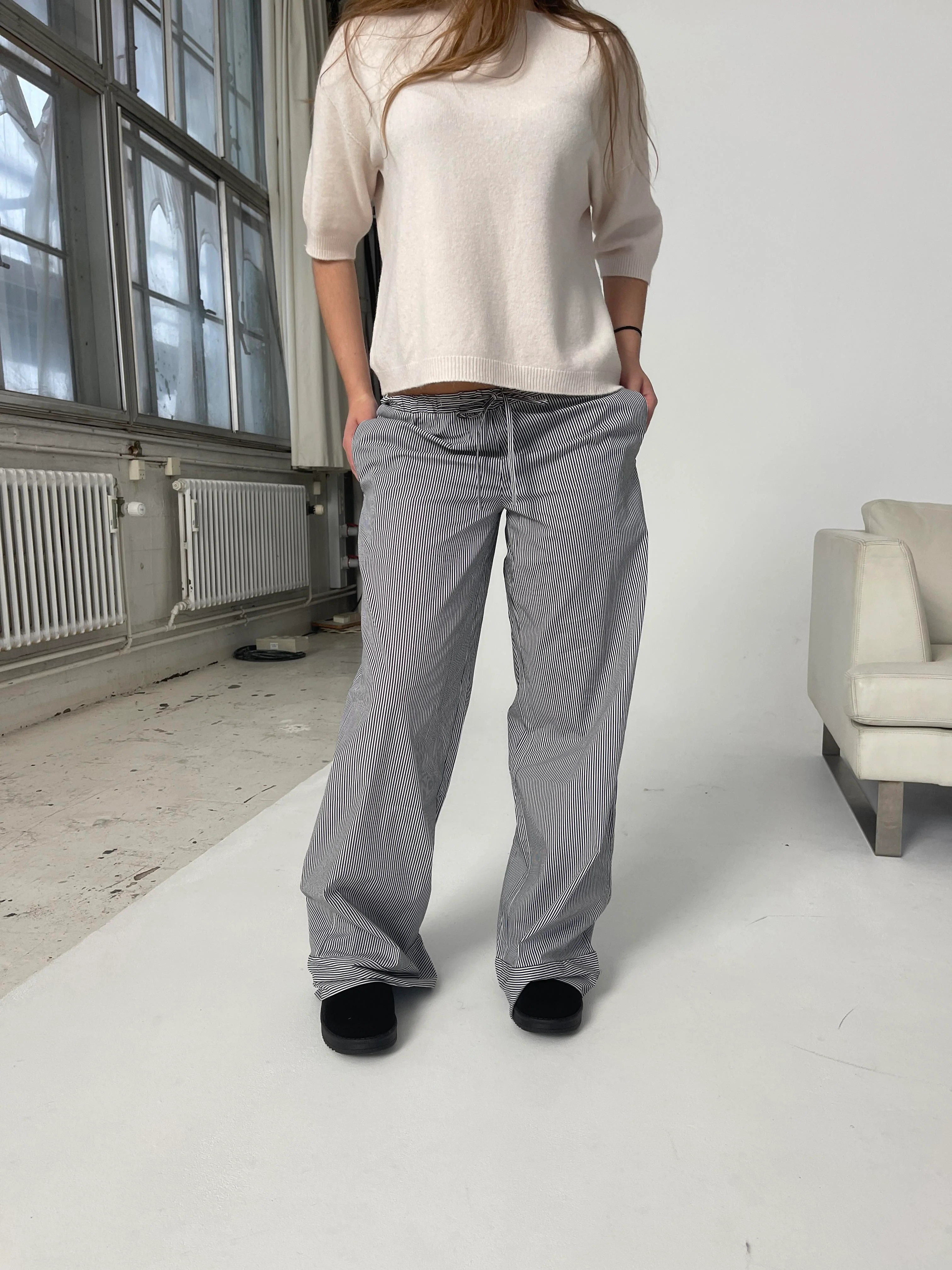 Adina low waisted pants with stripes - Black 3 Adina low waisted pants with stripes - Black