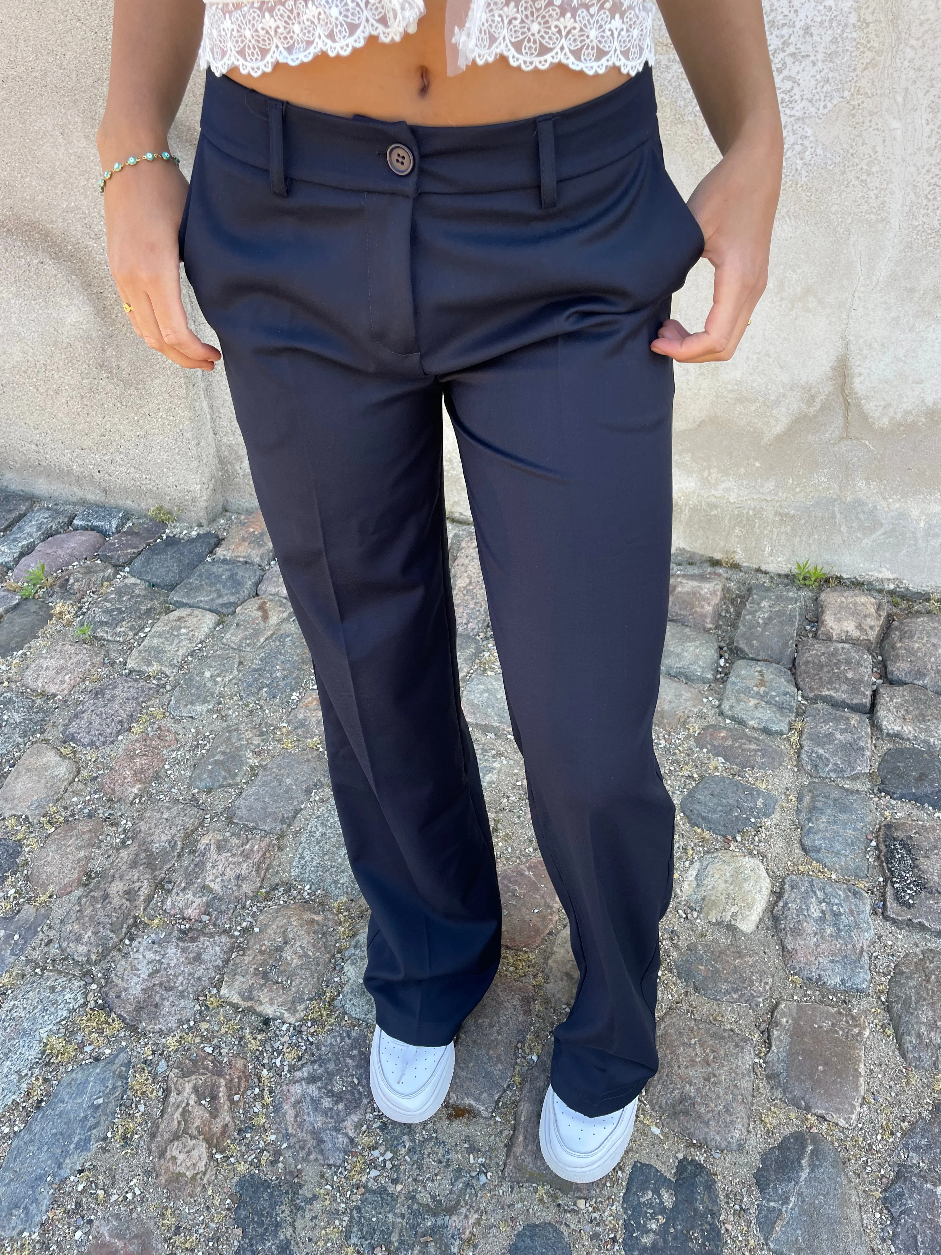Kienna low-waisted suit pants - Navy 2 Kienna low-waisted suit pants - Navy