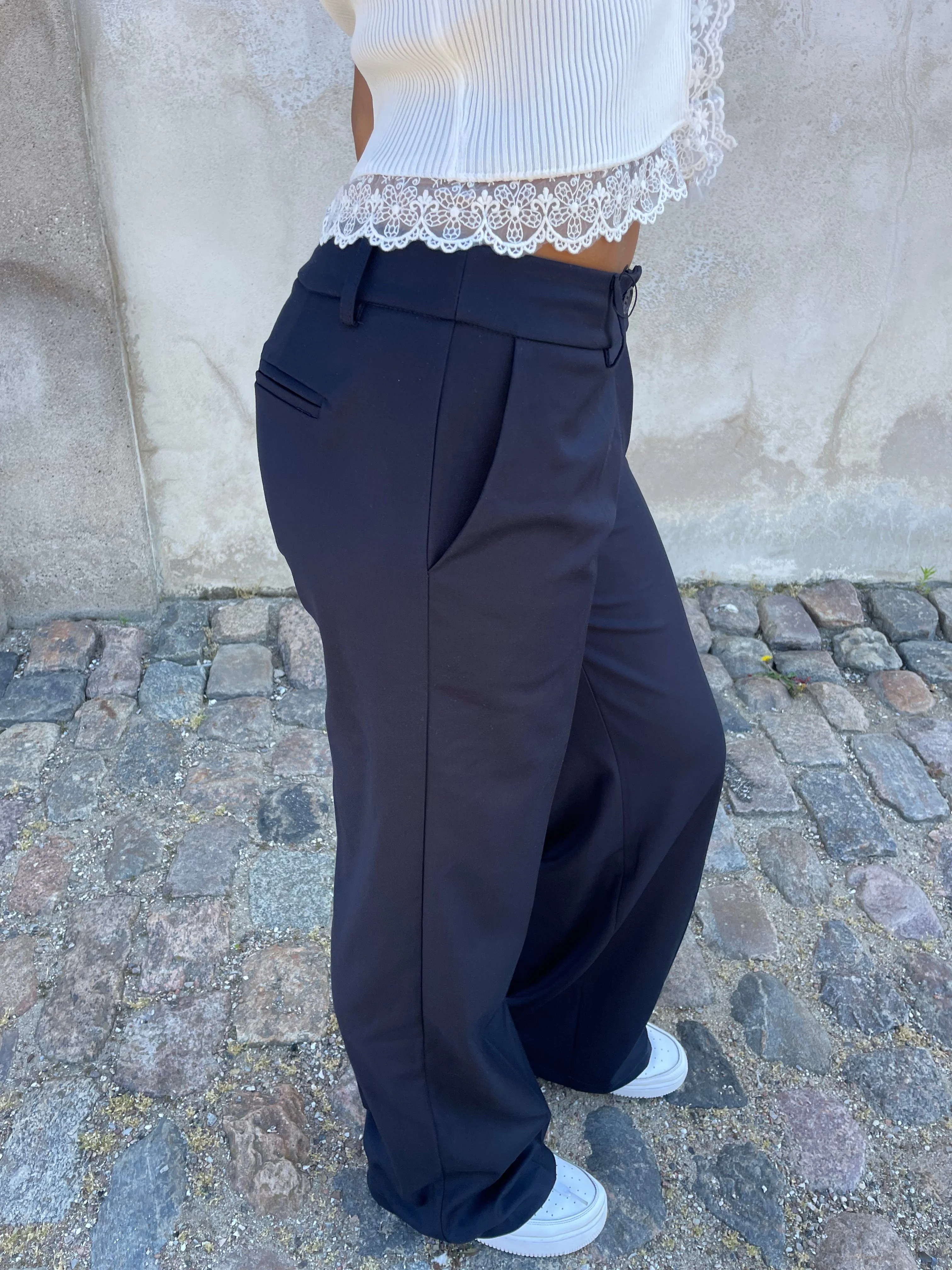 Kienna low-waisted suit pants - Navy 4 Kienna low-waisted suit pants - Navy