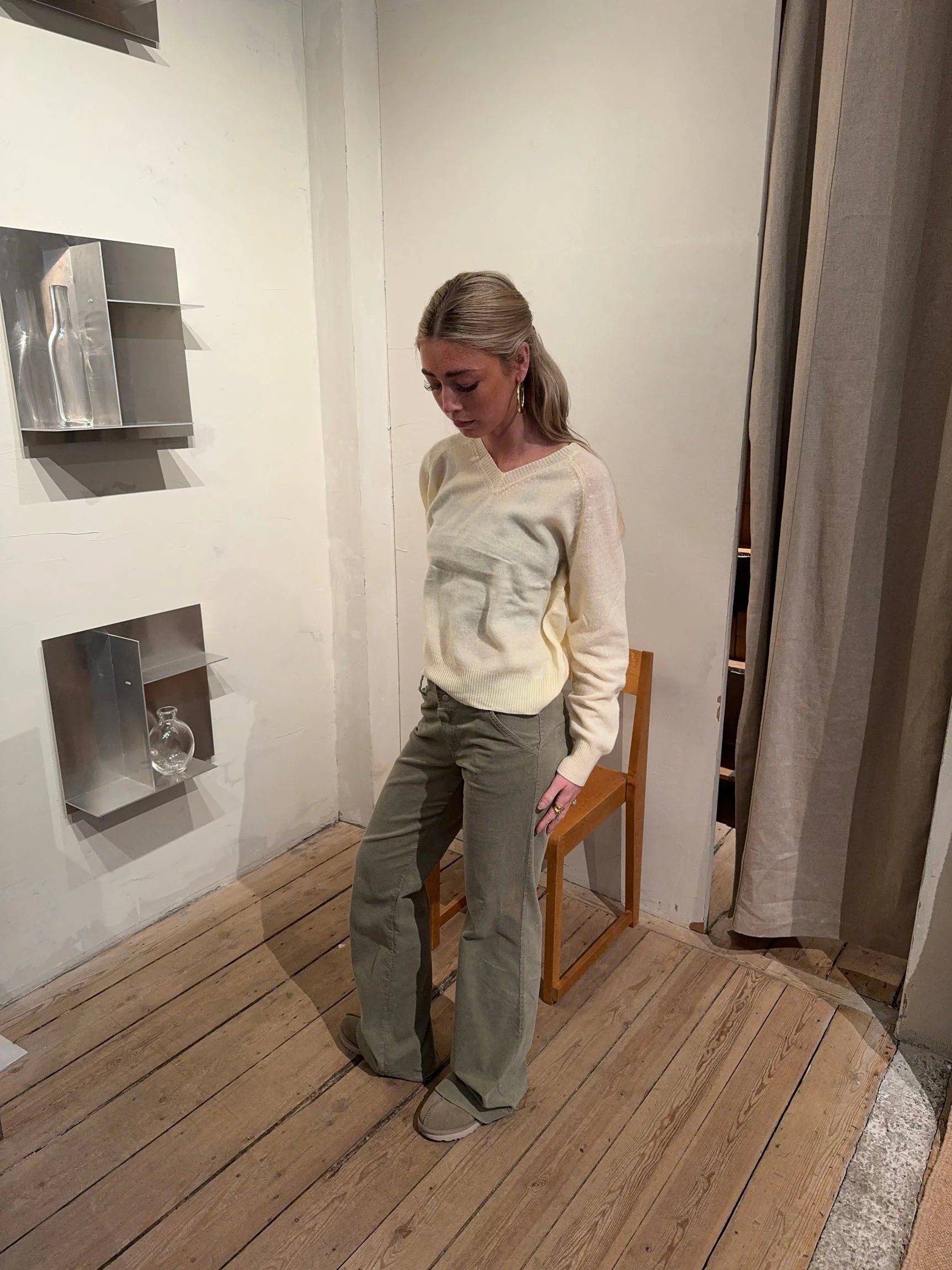 Aiko v-neck sweater - Yellow 6 Aiko v-neck sweater - Yellow