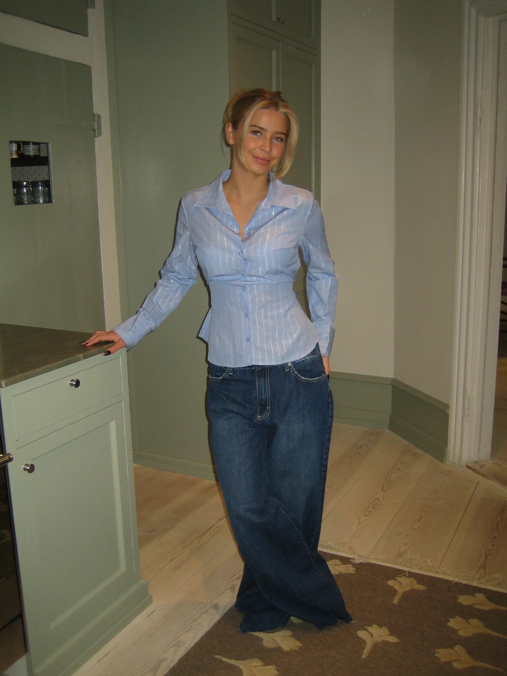 Alberte fitted shirt - Blue/silver stripes 3 Alberte fitted shirt - Blue/silver stripes