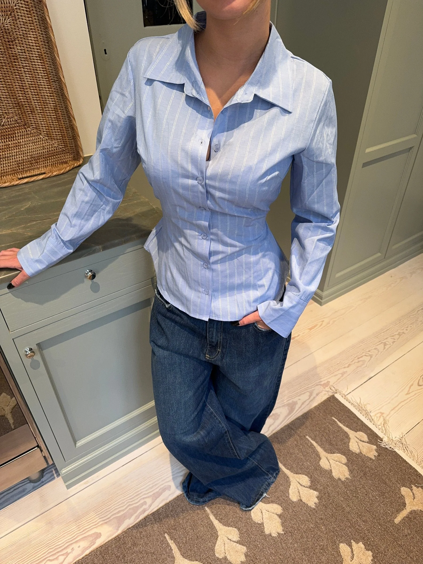 Alberte fitted shirt - Blue/silver stripes 4 Alberte fitted shirt - Blue/silver stripes