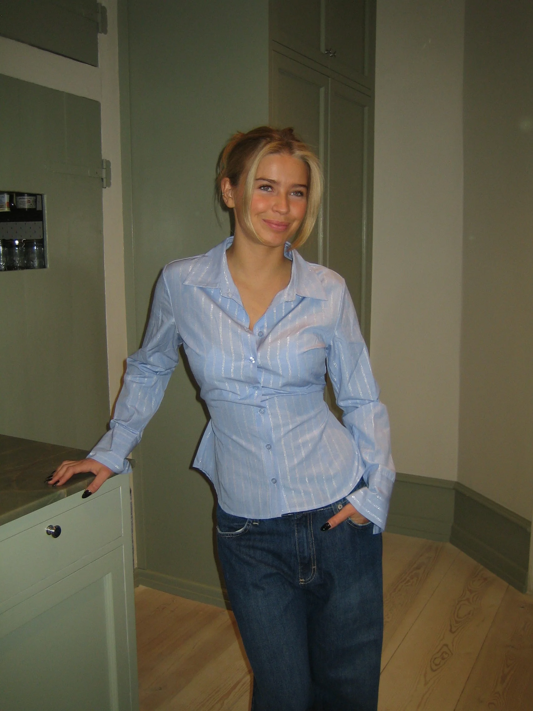 Alberte fitted shirt - Blue/silver stripes 7 Alberte fitted shirt - Blue/silver stripes