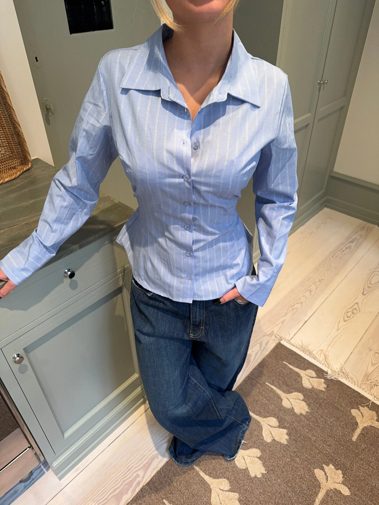 Alberte fitted shirt - Blue/silver stripes 8 Alberte fitted shirt - Blue/silver stripes