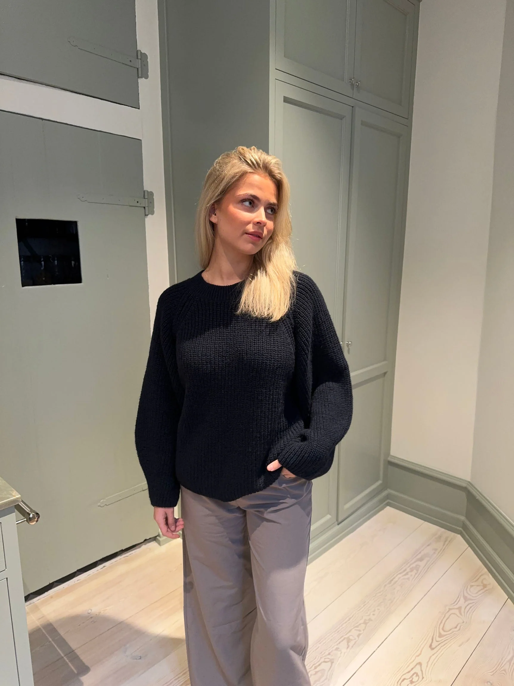 Candie knit - Navy 7 Candie knit - Navy