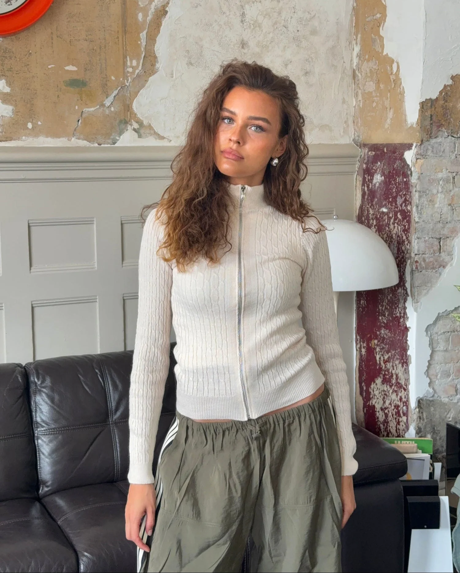 Carly cable knit with zipper – Off white 1 Carly cable knit with zipper – Off white