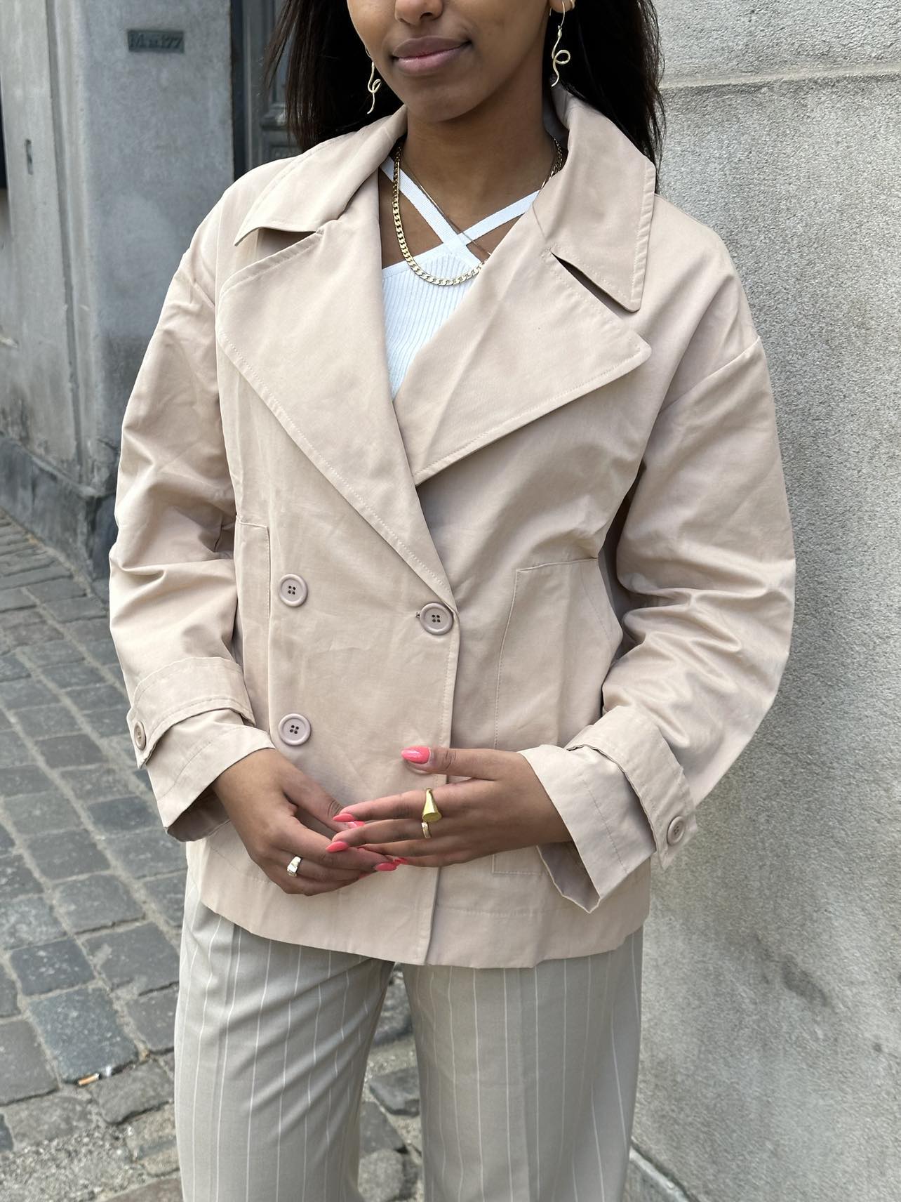 Katya short trenchcoat - Beige 4 Katya short trenchcoat - Beige