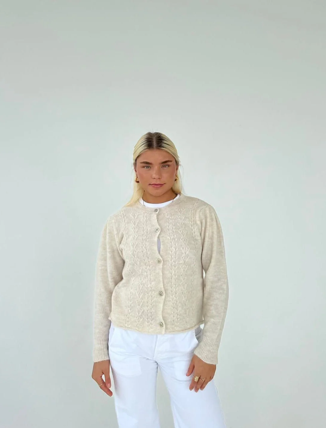 Cilla knitted cardigan - Beige 4 Cilla knitted cardigan - Beige