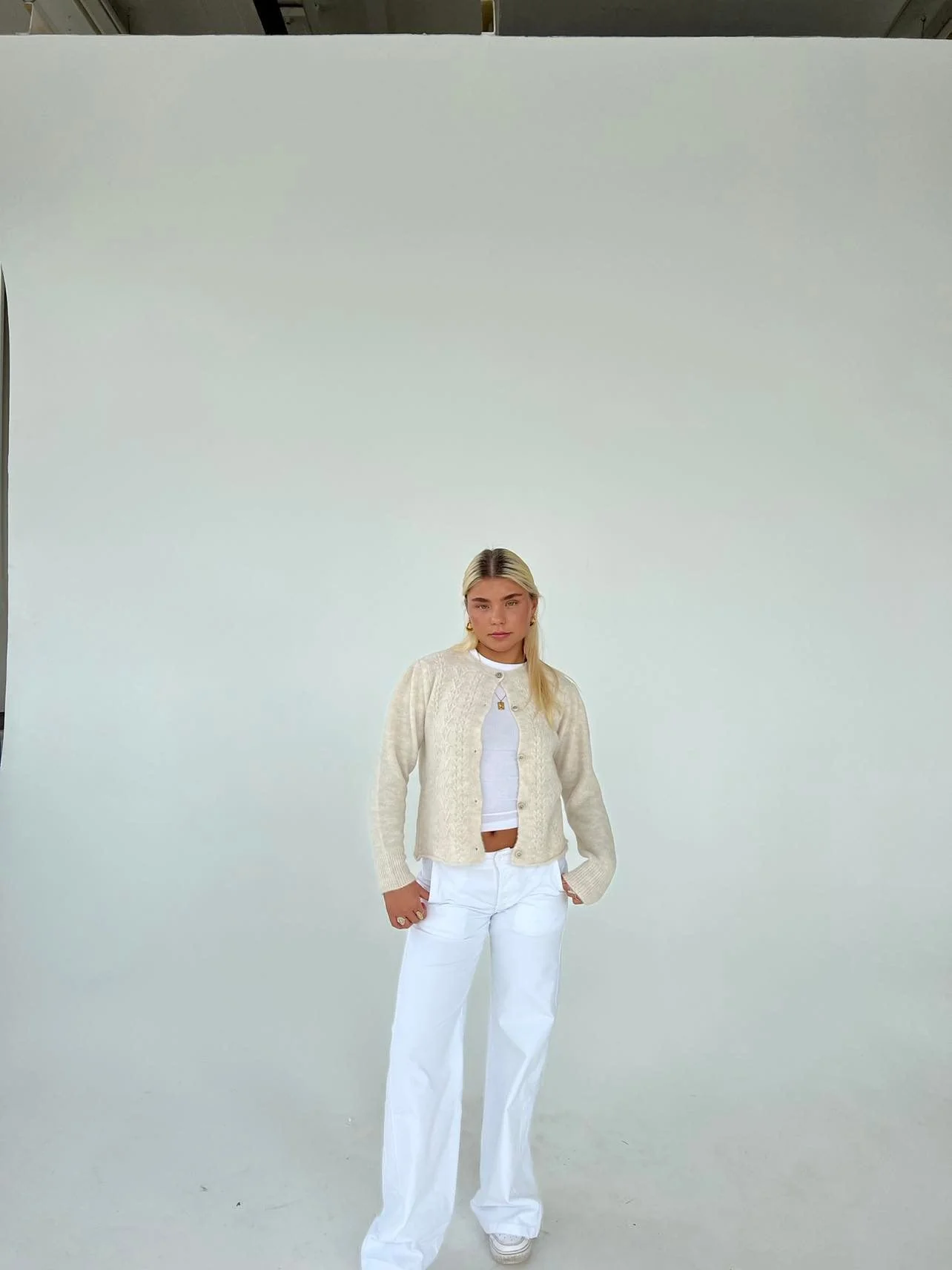 Cilla knitted cardigan - Beige 5 Cilla knitted cardigan - Beige