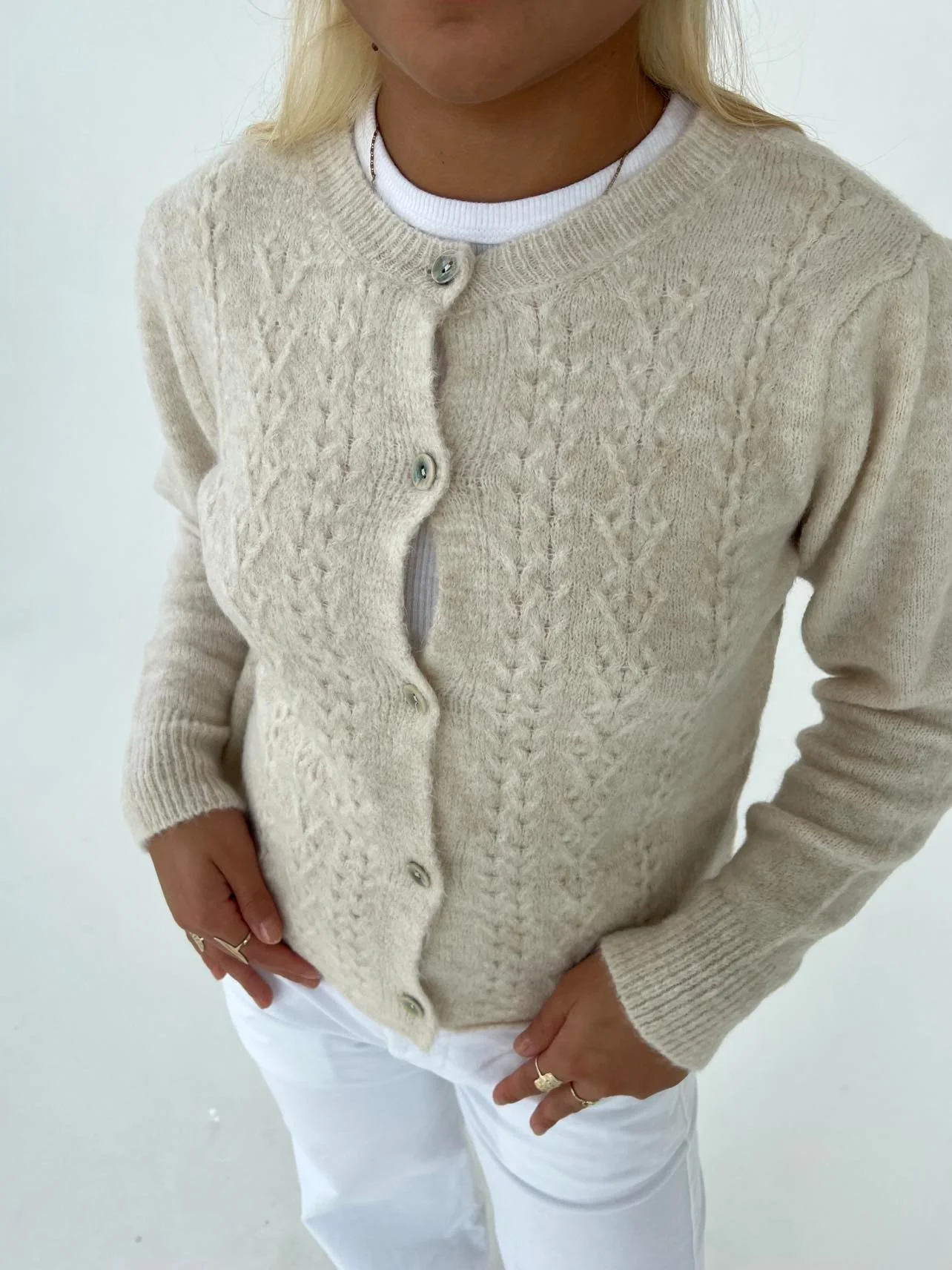 Cilla knitted cardigan - Beige 6 Cilla knitted cardigan - Beige