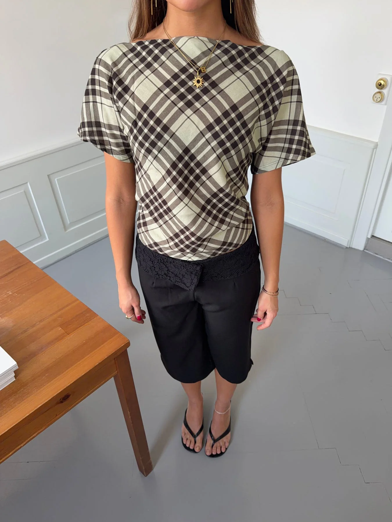 Ea checkered top with open back - Brown/green 2 Ea checkered top with open back - Brown/green