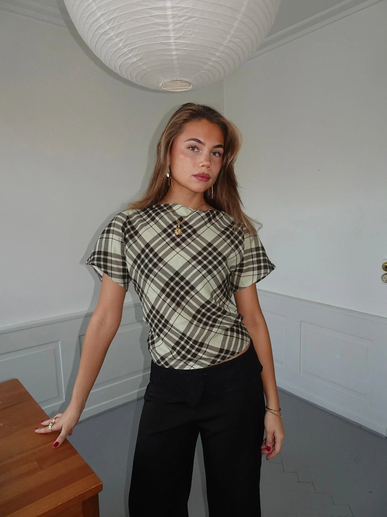 Ea checkered top with open back - Brown/green 4 Ea checkered top with open back - Brown/green