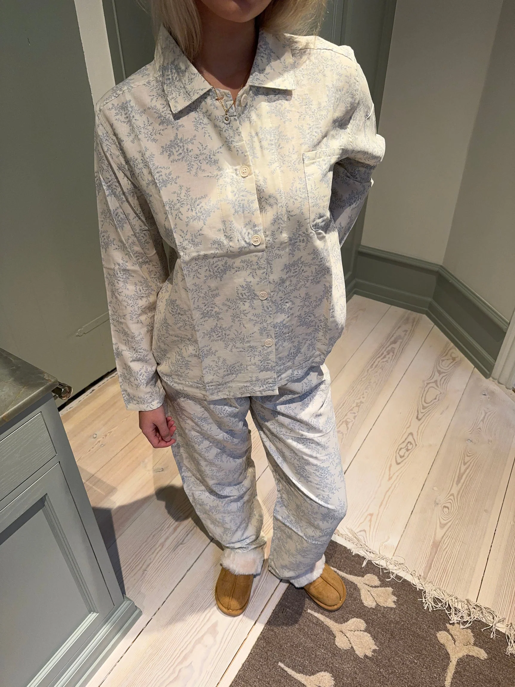 Esme pyjamas set - Off White/Blue 2 Esme pyjamas set - Off White/Blue