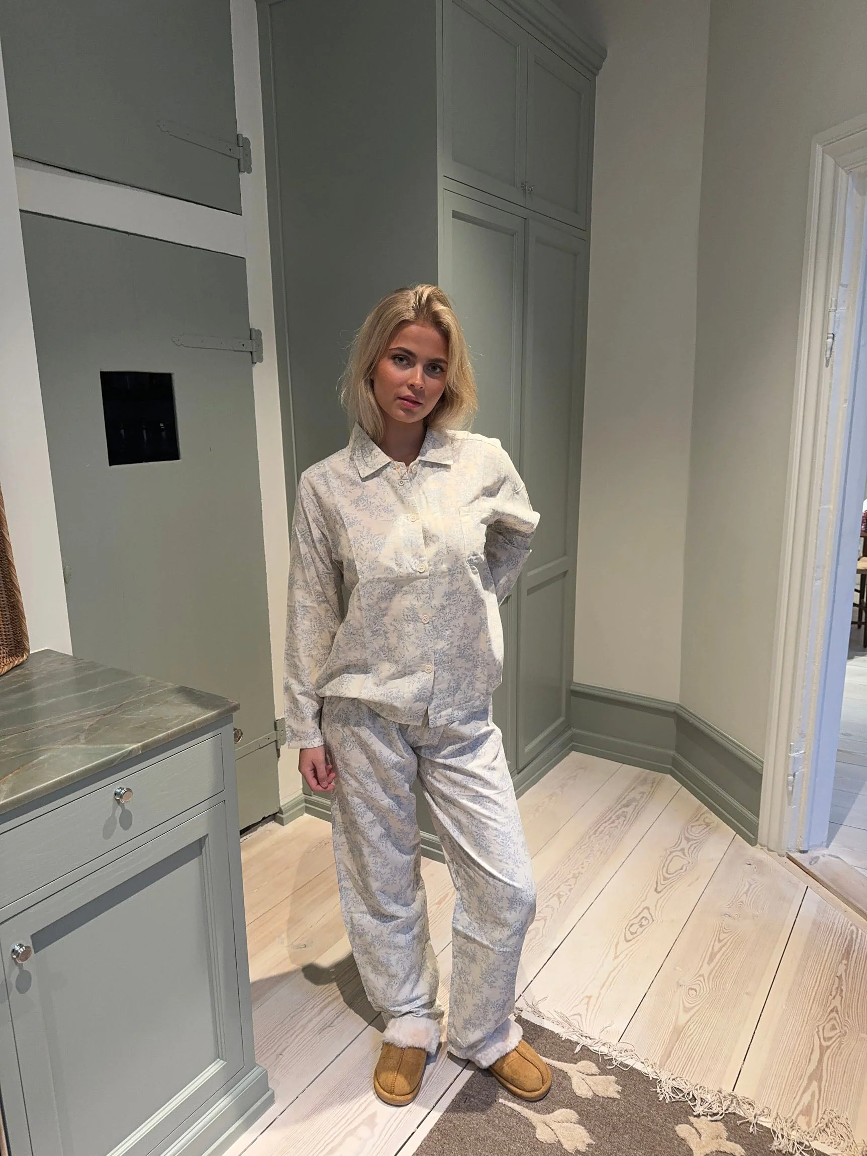 Esme pyjamas set - Off White/Blue 3 Esme pyjamas set - Off White/Blue