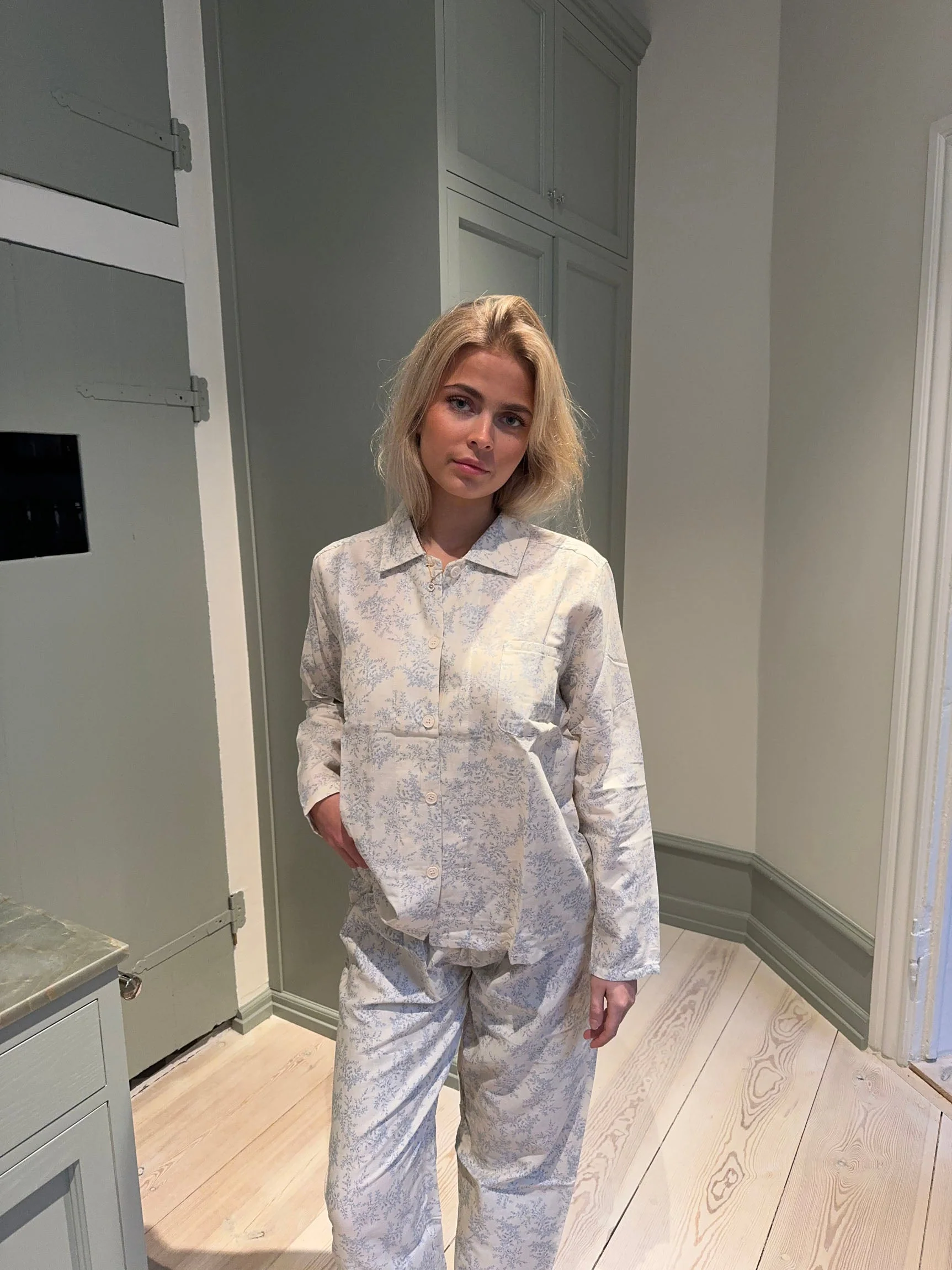 Esme pyjamas set - Off White/Blue 4 Esme pyjamas set - Off White/Blue