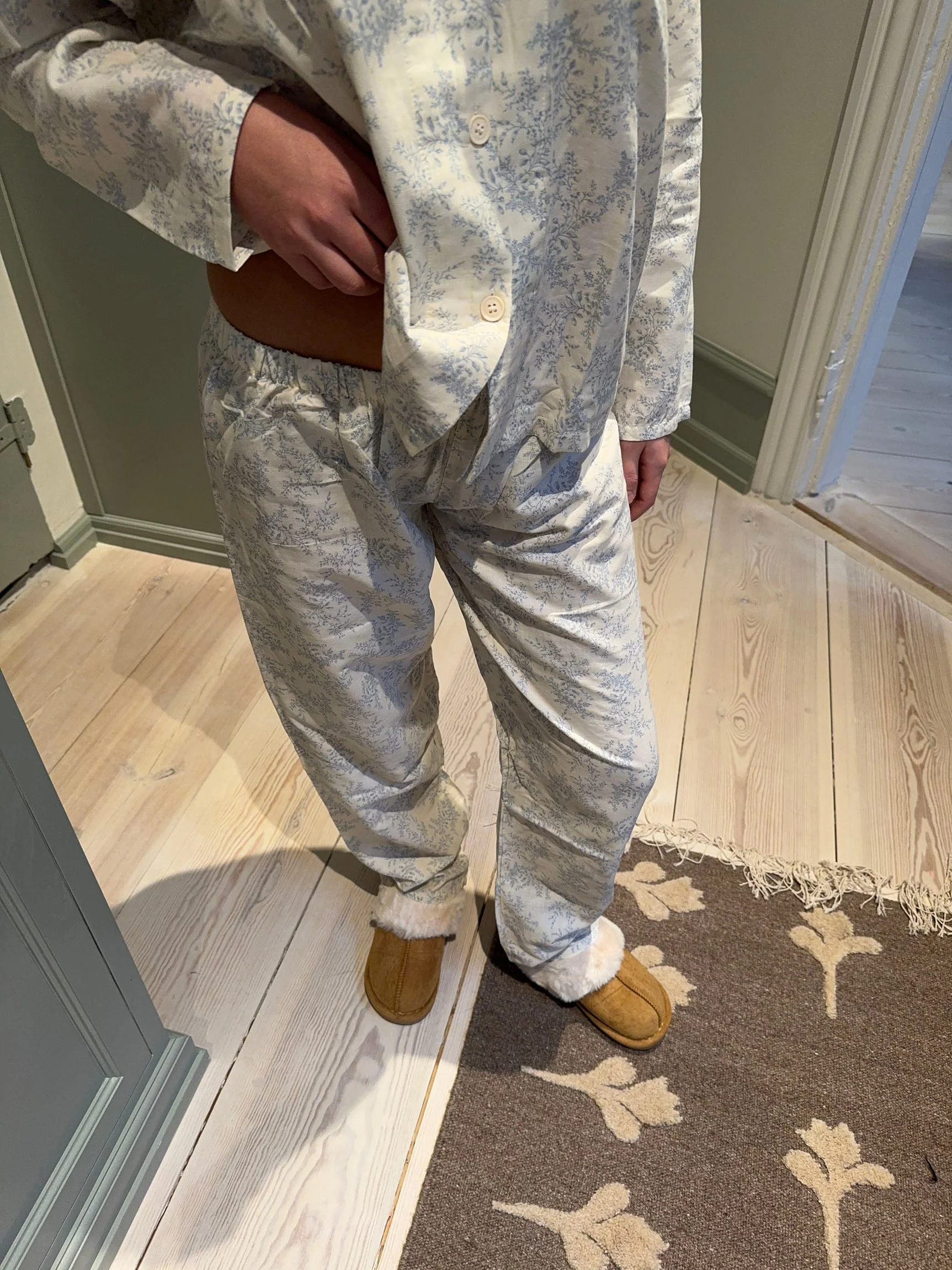 Esme pyjamas set - Off White/Blue 7 Esme pyjamas set - Off White/Blue