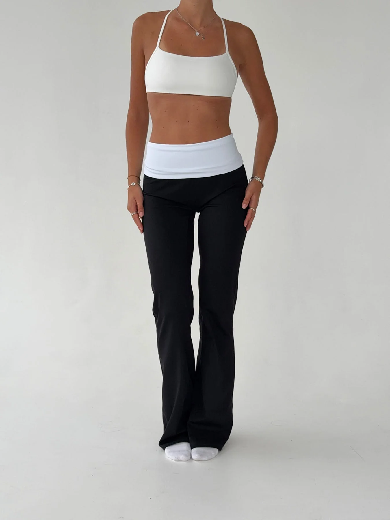 Essential folded yoga pants - Jet black/cloud 2 Essential folded yoga pants - Jet black/cloud