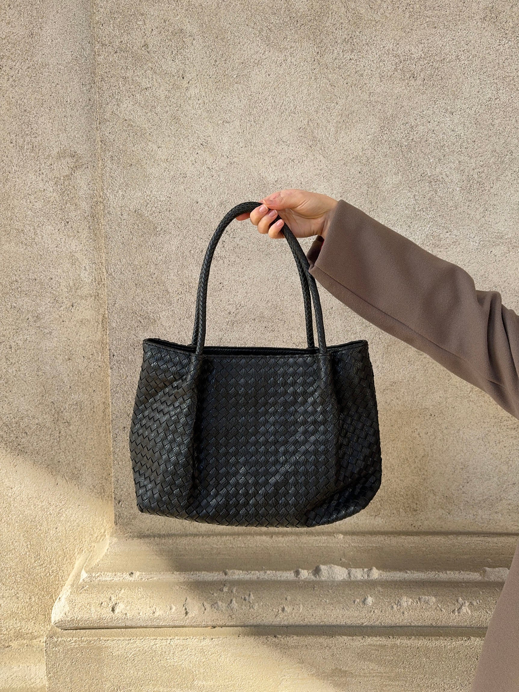 Vitoria woven shoulder bag - Black 2 Vitoria woven shoulder bag - Black