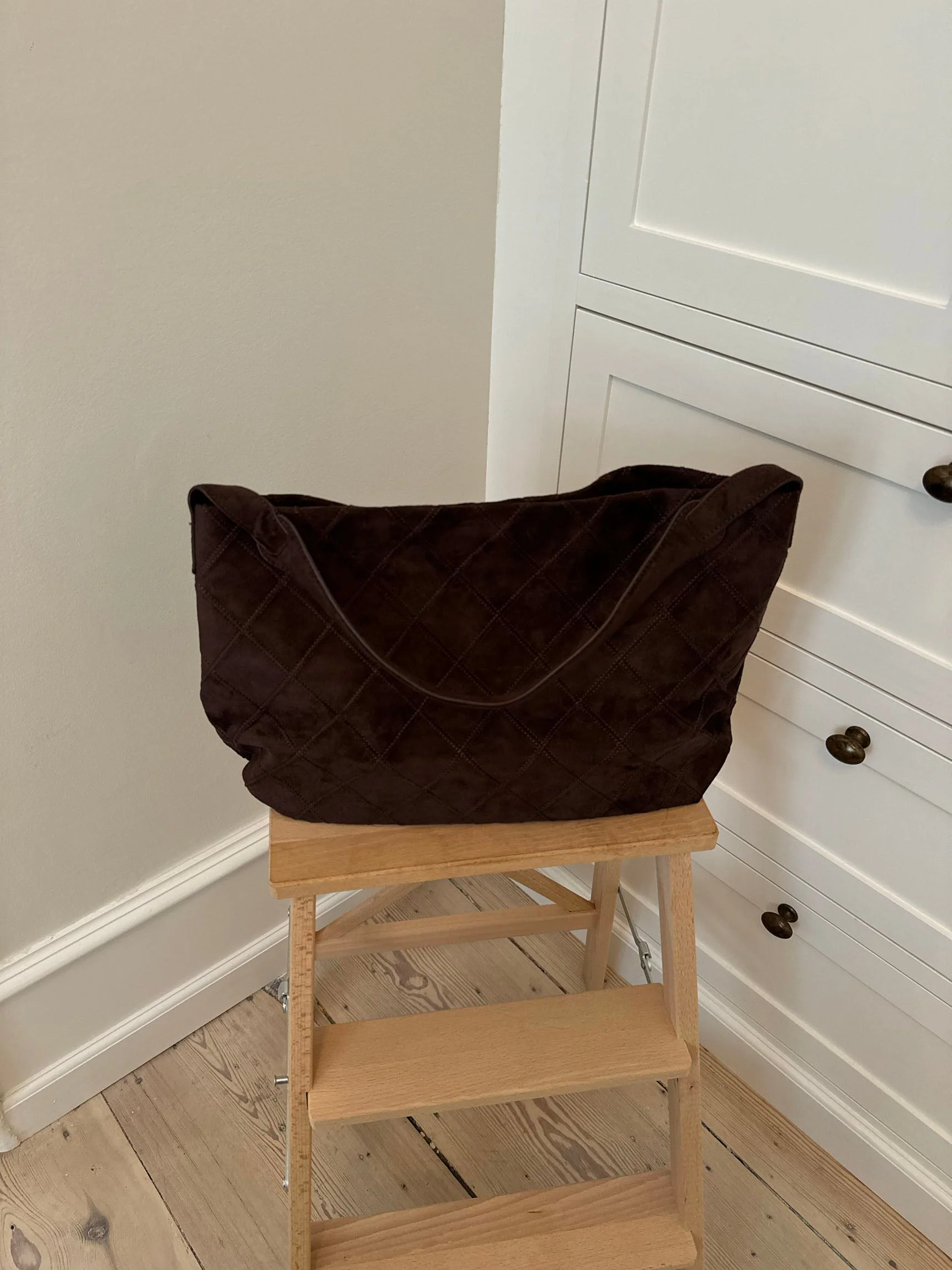 Mecca suede shoulder bag - Dark brown 6 Mecca suede shoulder bag - Dark brown