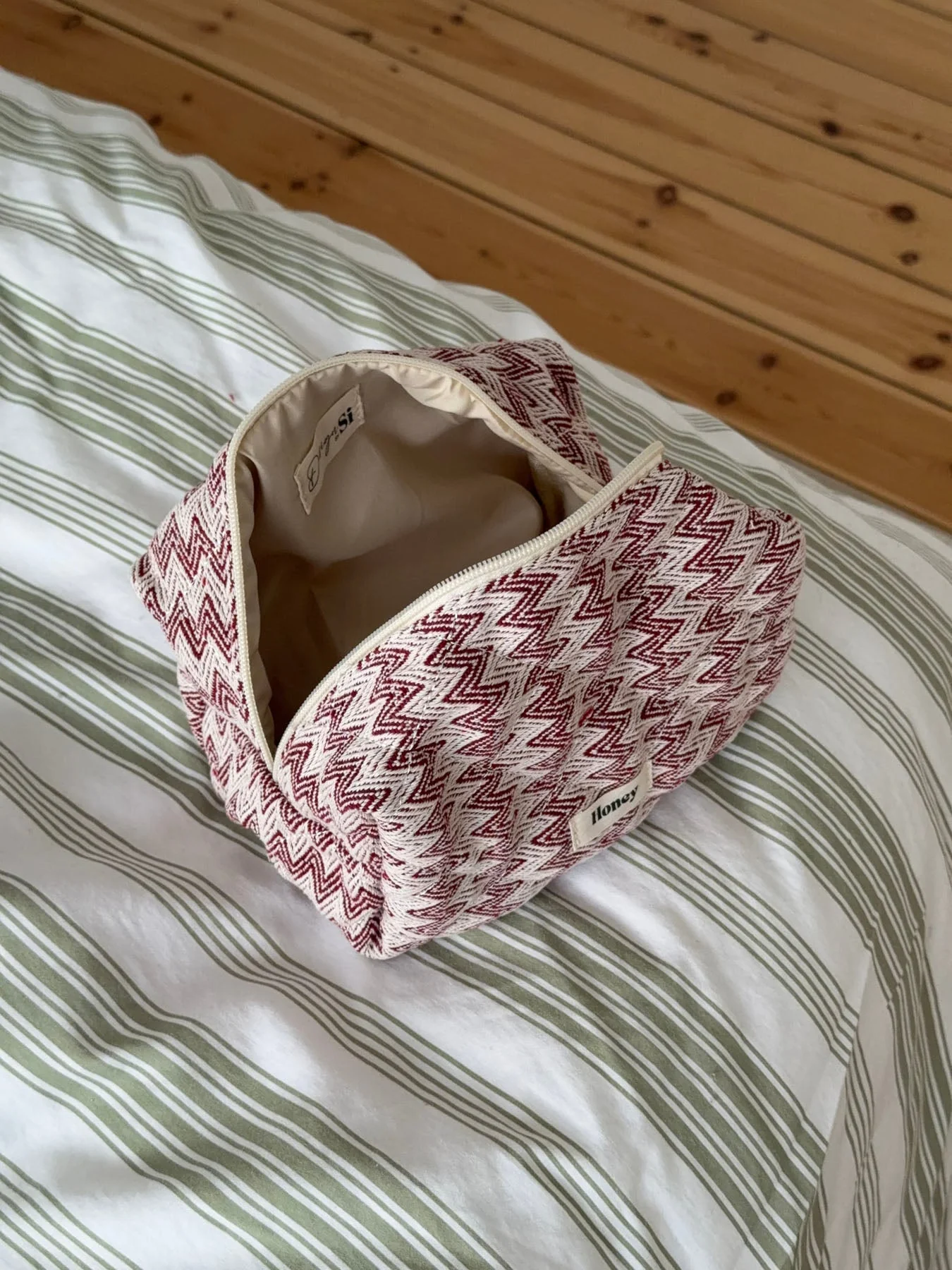 Honey small toiletry bag with pattern - Beige/red 4 Honey small toiletry bag with pattern - Beige/red
