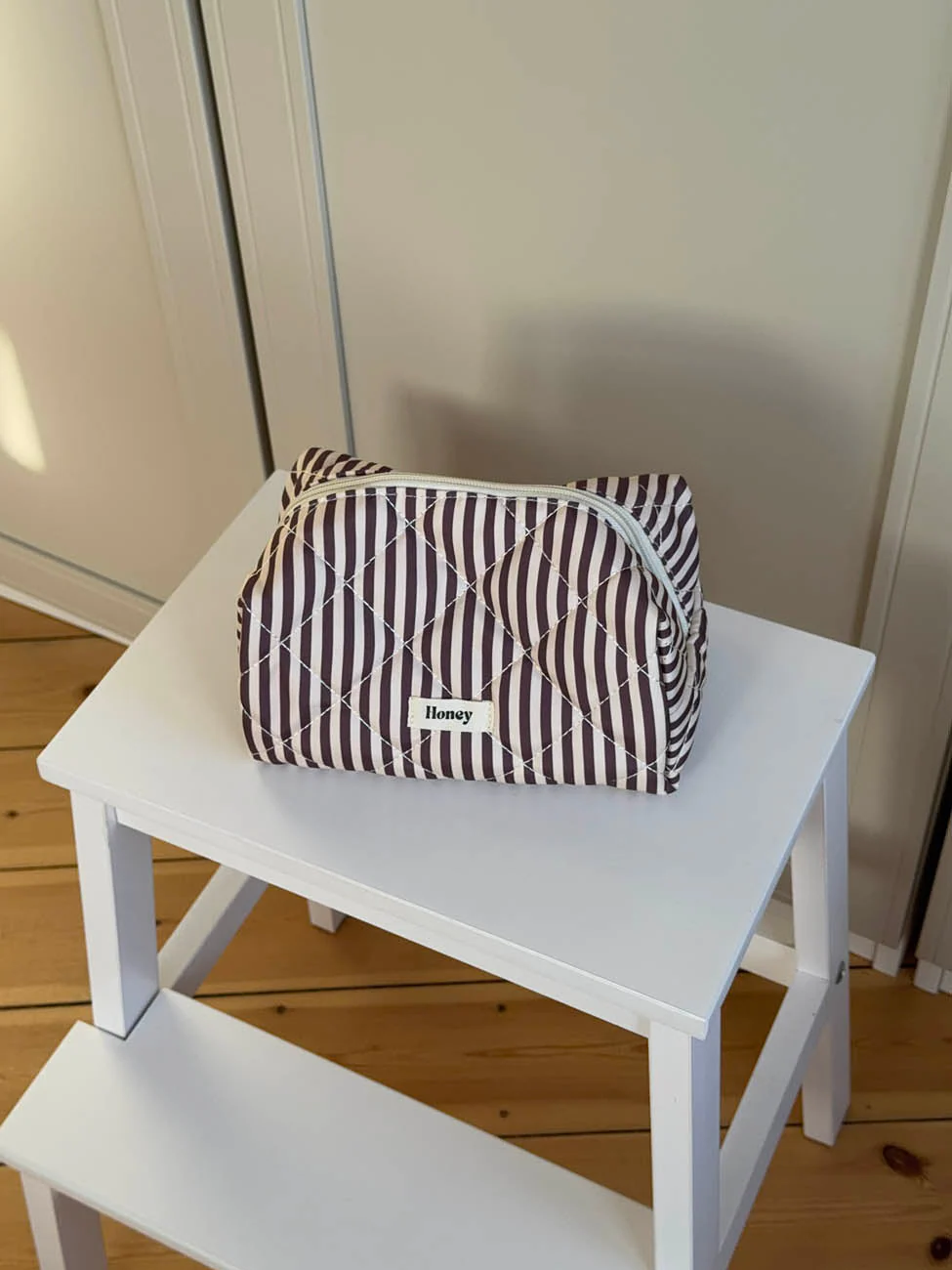 Honey large toiletry bag with stripes - Beige/brown 3 Honey large toiletry bag with stripes - Beige/brown