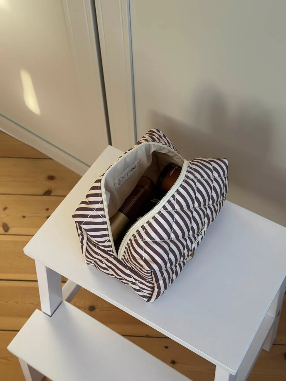 Honey large toiletry bag with stripes - Beige/brown 5 Honey large toiletry bag with stripes - Beige/brown