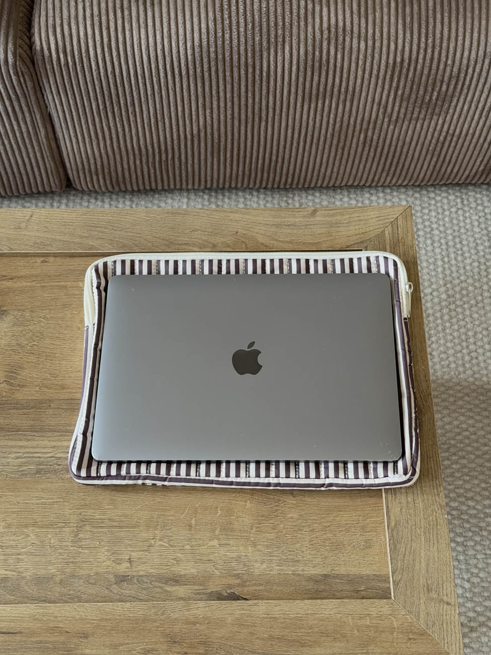 Honey computer sleeve with stripes - Beige/brown 2 Honey computer sleeve with stripes - Beige/brown