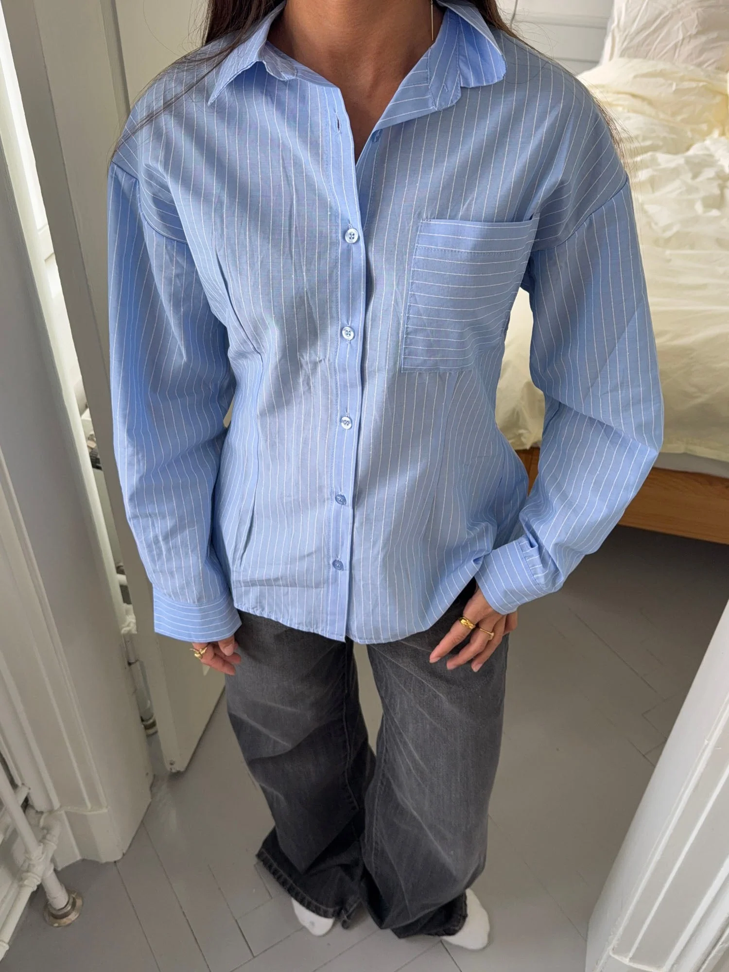 Estelle striped shirt with open back - Blue/white 3 Estelle striped shirt with open back - Blue/white