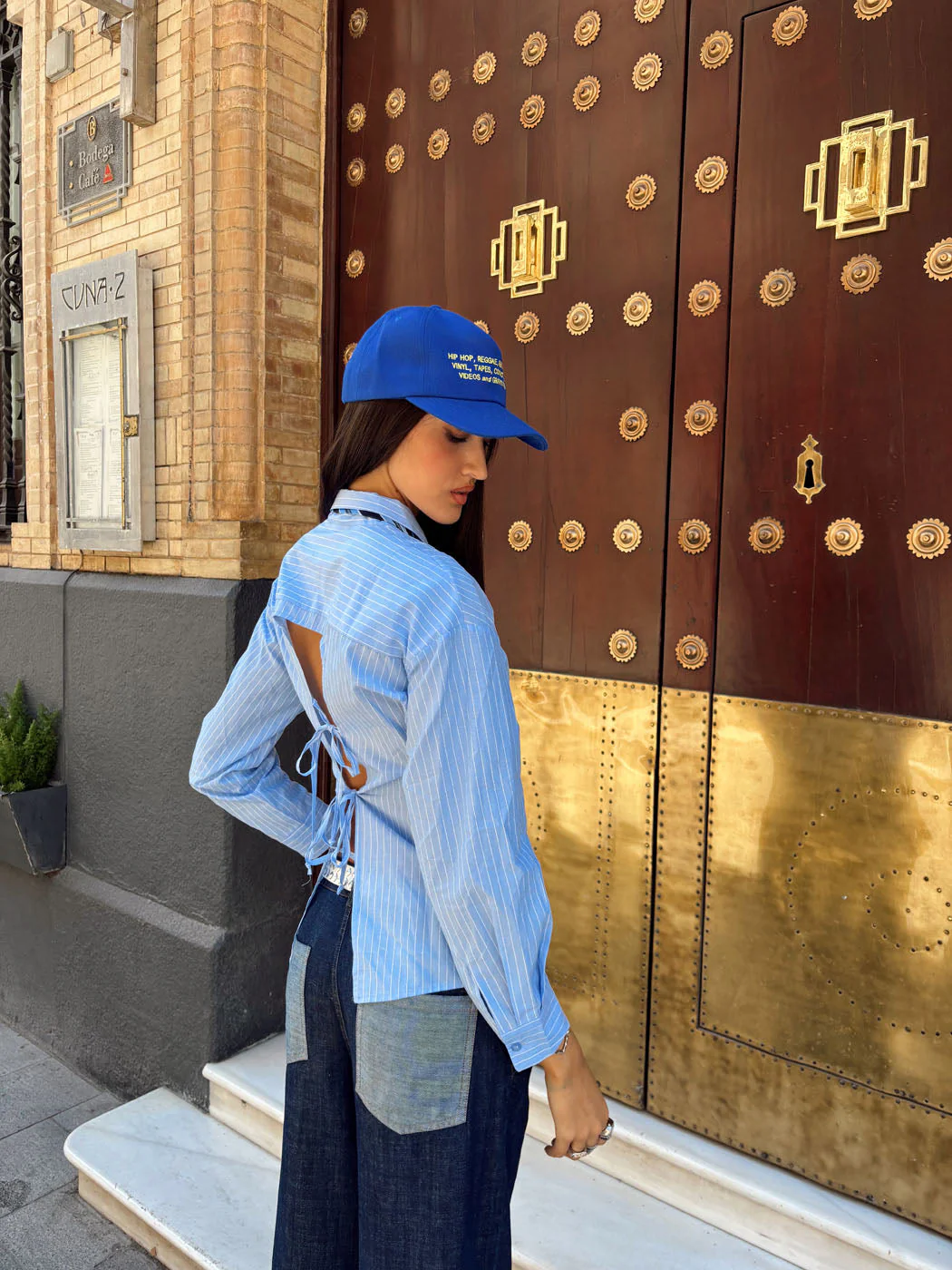 Estelle striped shirt with open back - Blue/white 4 Estelle striped shirt with open back - Blue/white