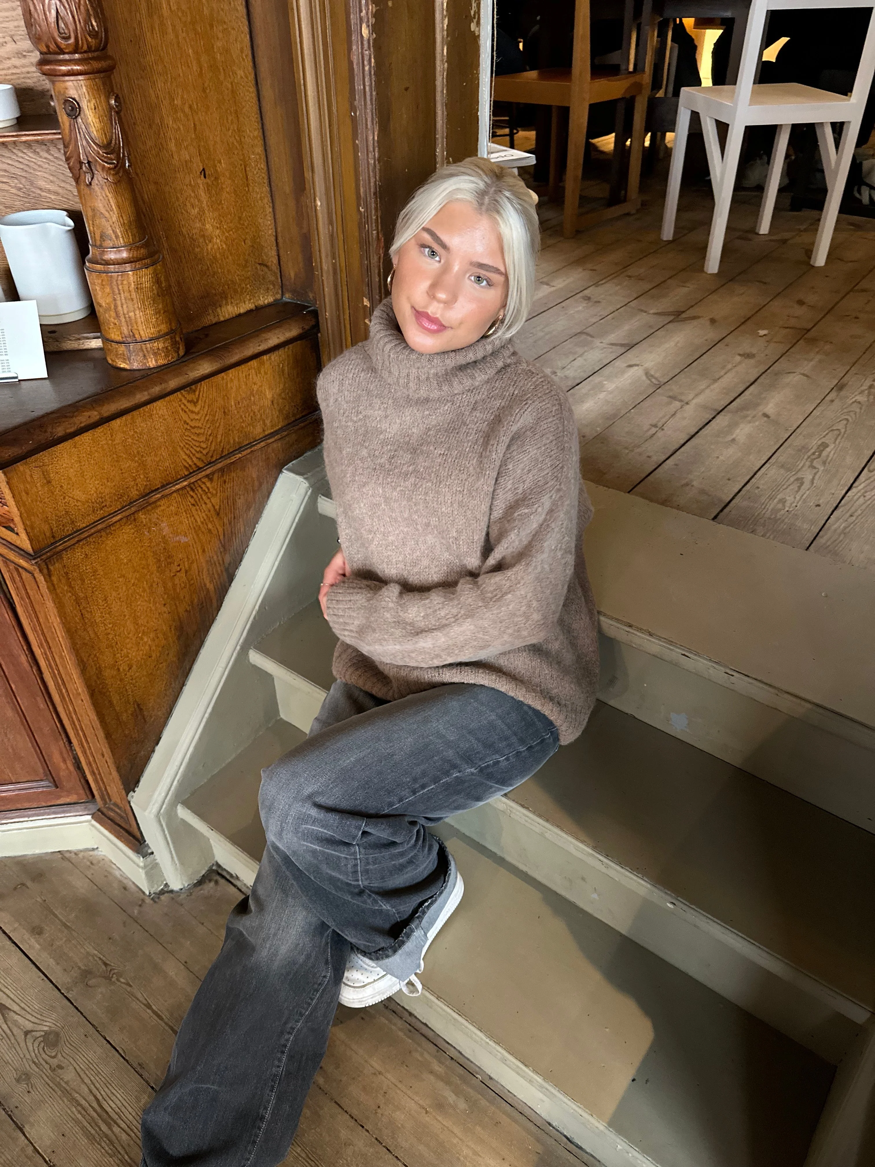 Idun knit sweater with turtleneck - Brown 3 Idun knit sweater with turtleneck - Brown